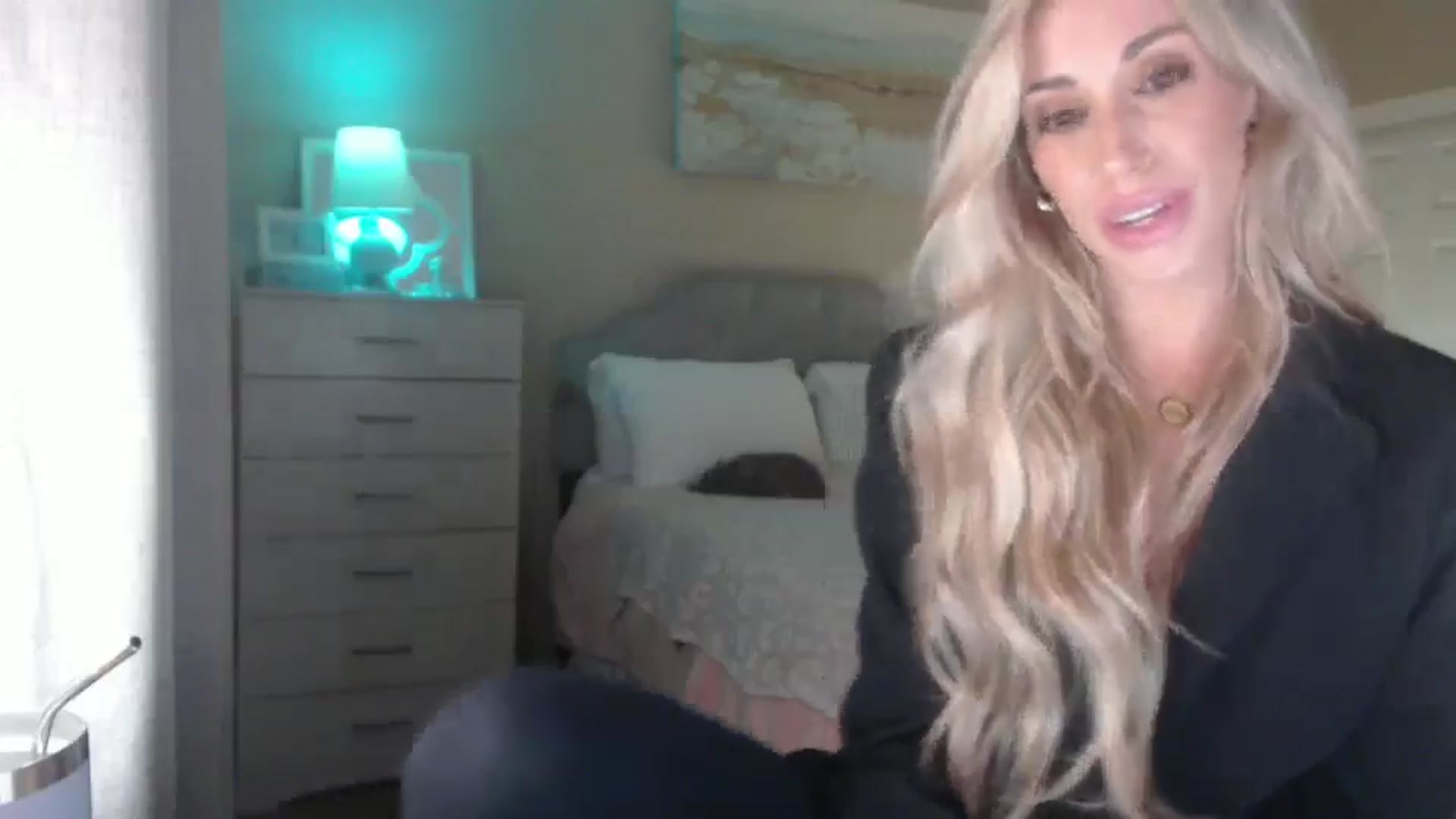 Gallery image thumbnail from Queen_bambii's myfreecams stream on, 06/21/2025, 07:11 image 20 of 20
