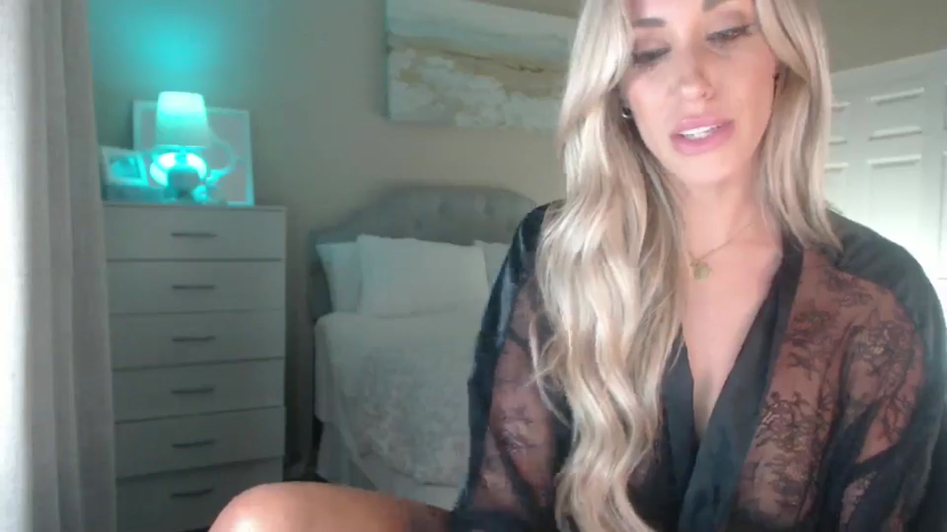 Gallery image thumbnail from Queen_bambii's myfreecams stream on, 07/01/2025, 07:06 image 16 of 20