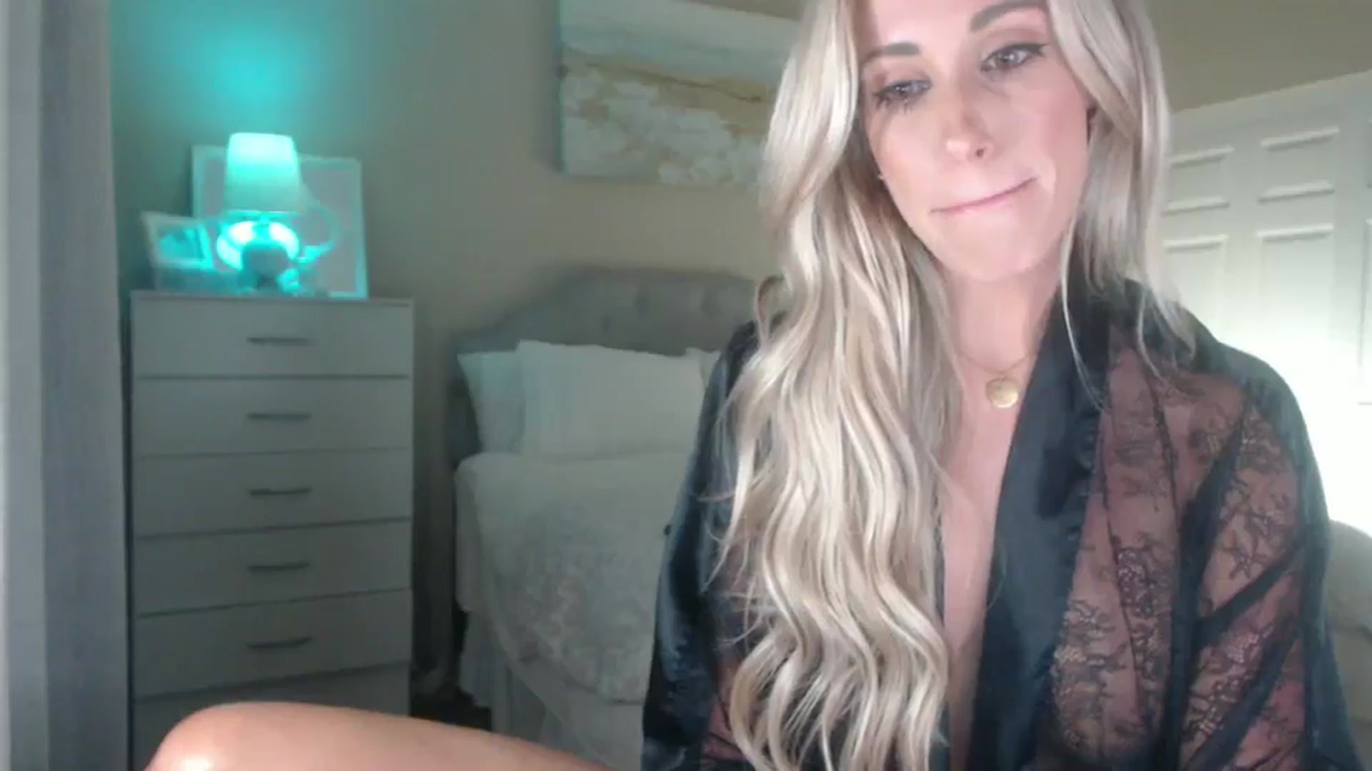 Gallery image thumbnail from Queen_bambii's myfreecams stream on, 07/01/2025, 07:06 image 10 of 20