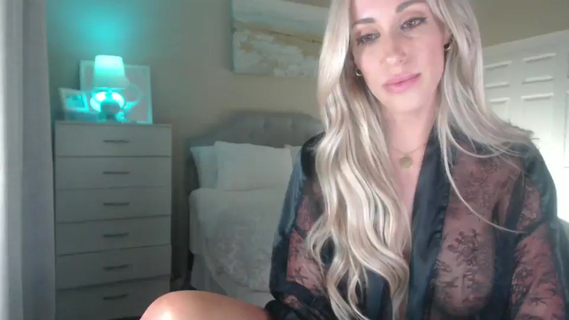 Gallery image thumbnail from Queen_bambii's myfreecams stream on, 07/01/2025, 07:06 image 13 of 20