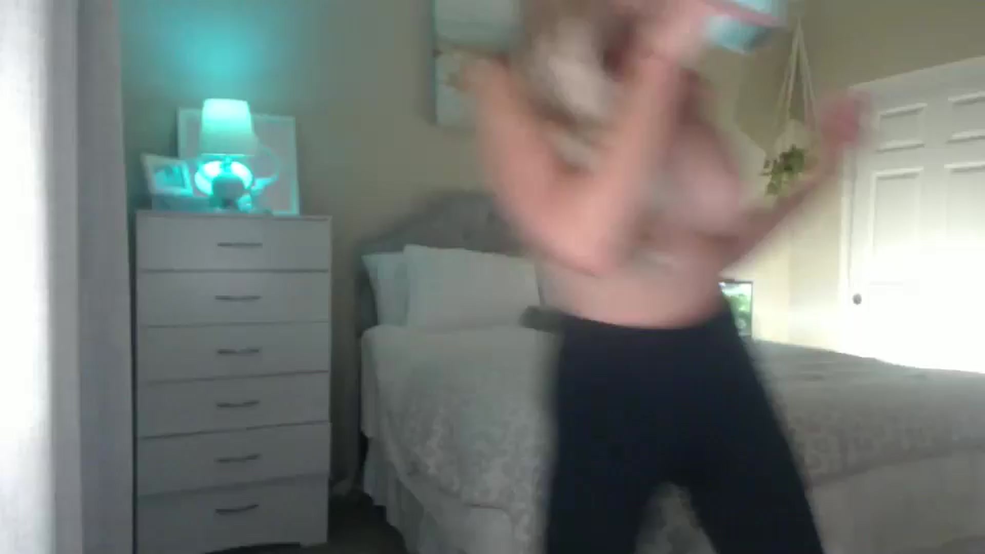 Gallery image thumbnail from Queen_bambii's myfreecams stream on, 07/01/2025, 07:06 image 1 of 20