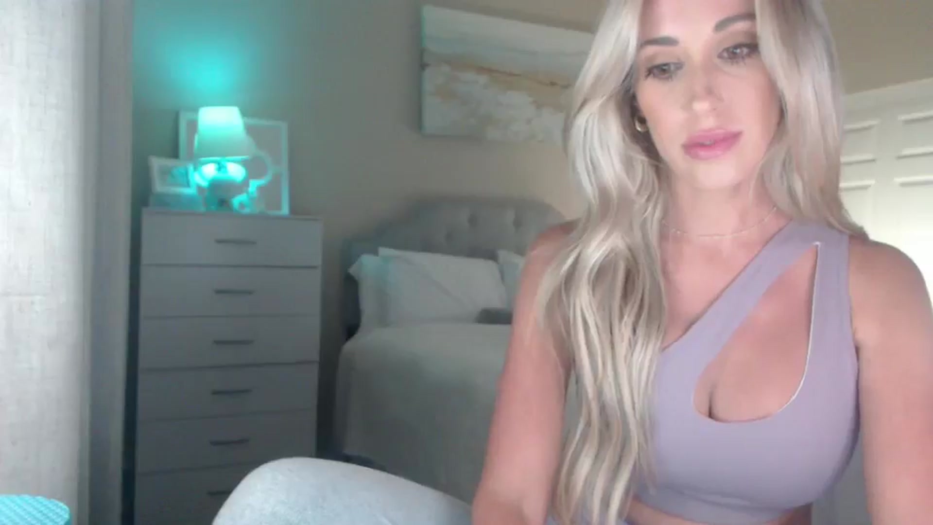 Gallery image thumbnail from Queen_bambii's myfreecams stream on, 07/10/2025, 05:25 image 3 of 20