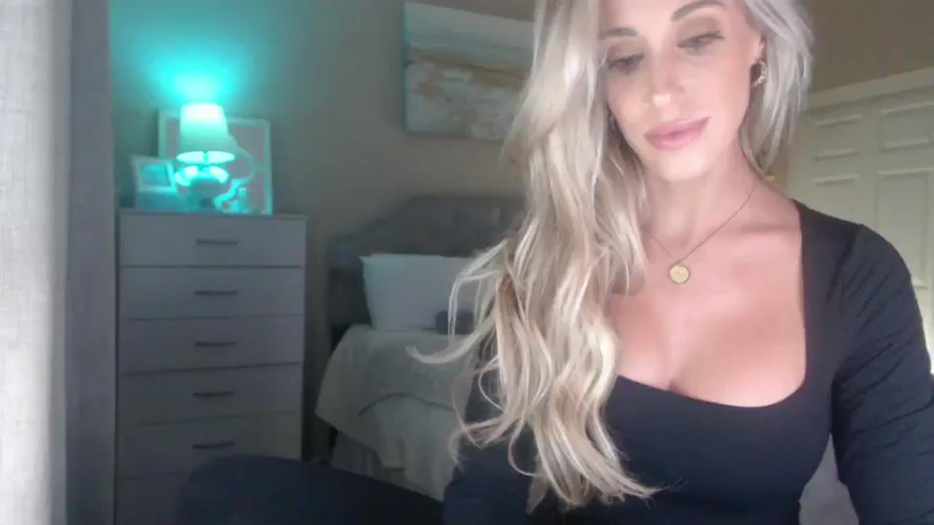 Gallery image thumbnail from Queen_bambii's myfreecams stream on, 07/19/2025, 08:03 image 10 of 20