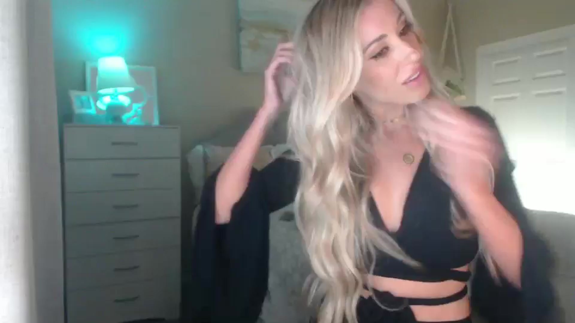 Gallery image thumbnail from Queen_bambii's myfreecams stream on, 07/22/2025, 07:30 image 1 of 20