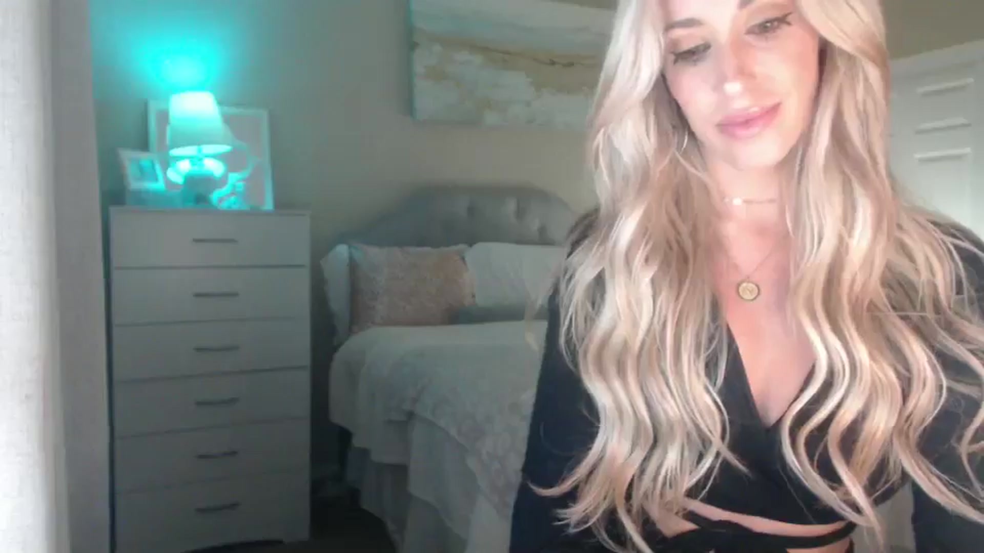 Gallery image thumbnail from Queen_bambii's myfreecams stream on, 07/22/2025, 07:30 image 6 of 20