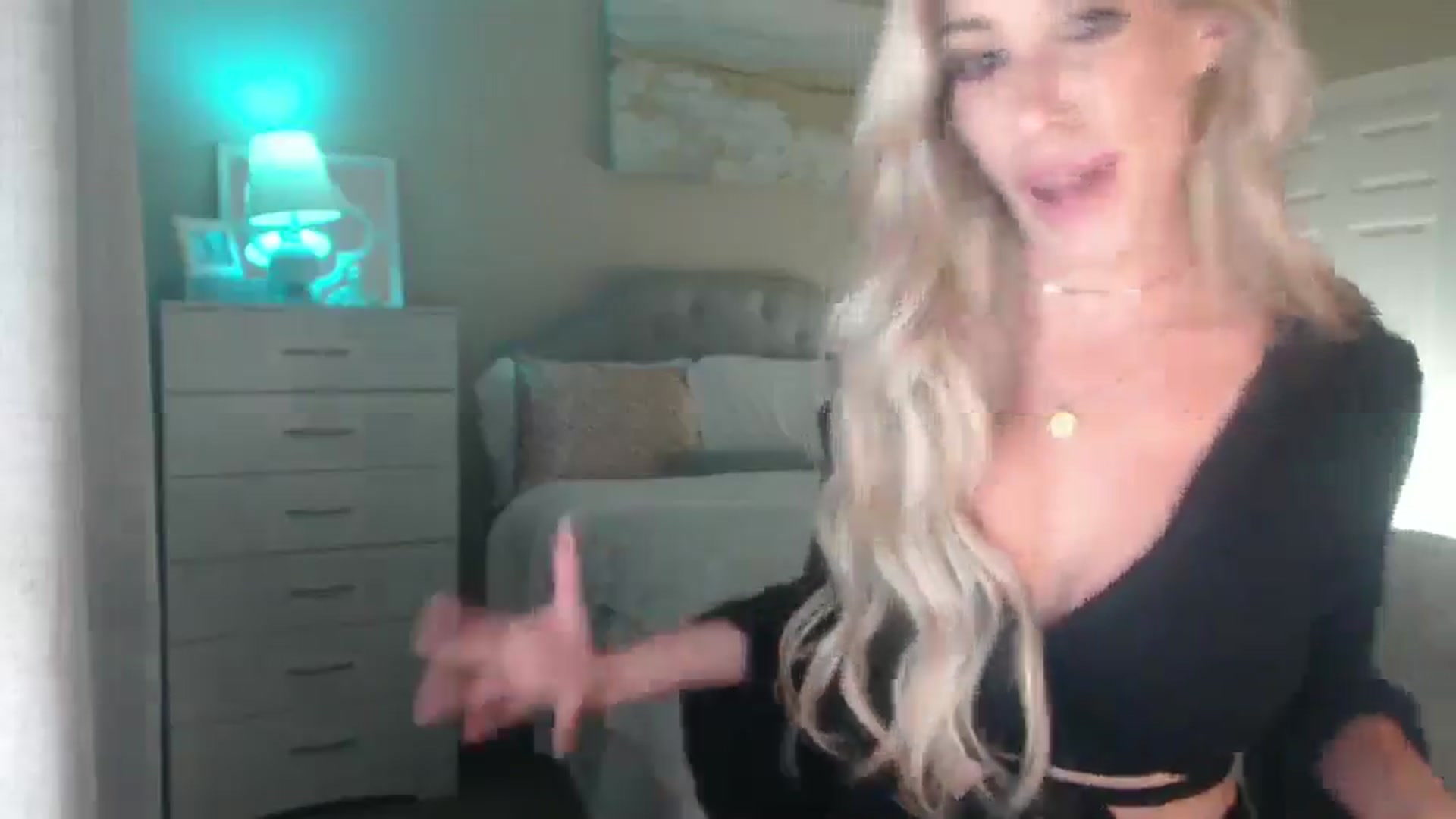 Gallery image thumbnail from Queen_bambii's myfreecams stream on, 07/22/2025, 07:30 image 10 of 20