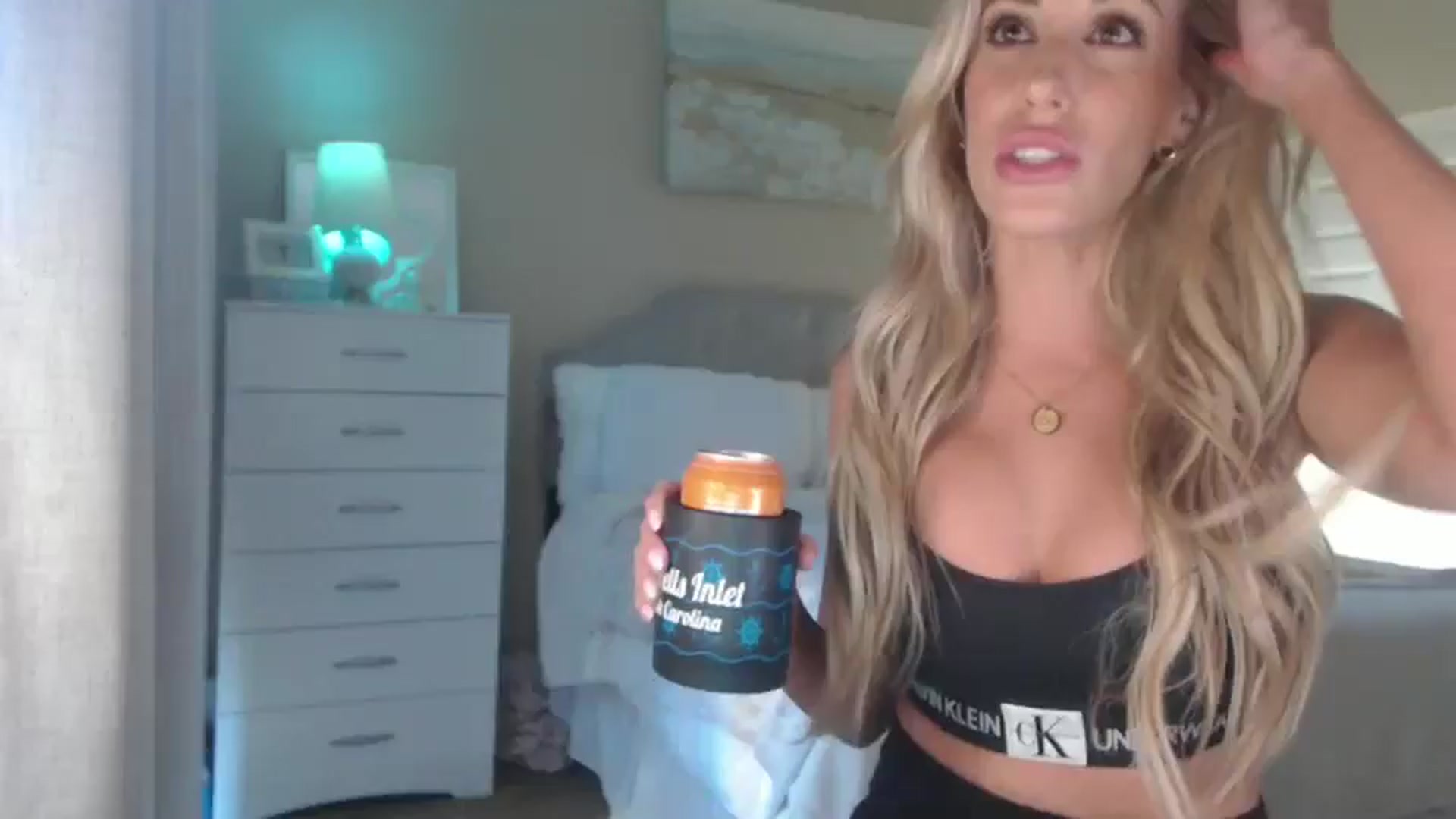 Gallery image thumbnail from Queen_bambii's myfreecams stream on, 07/30/2025, 24:26 image 9 of 20