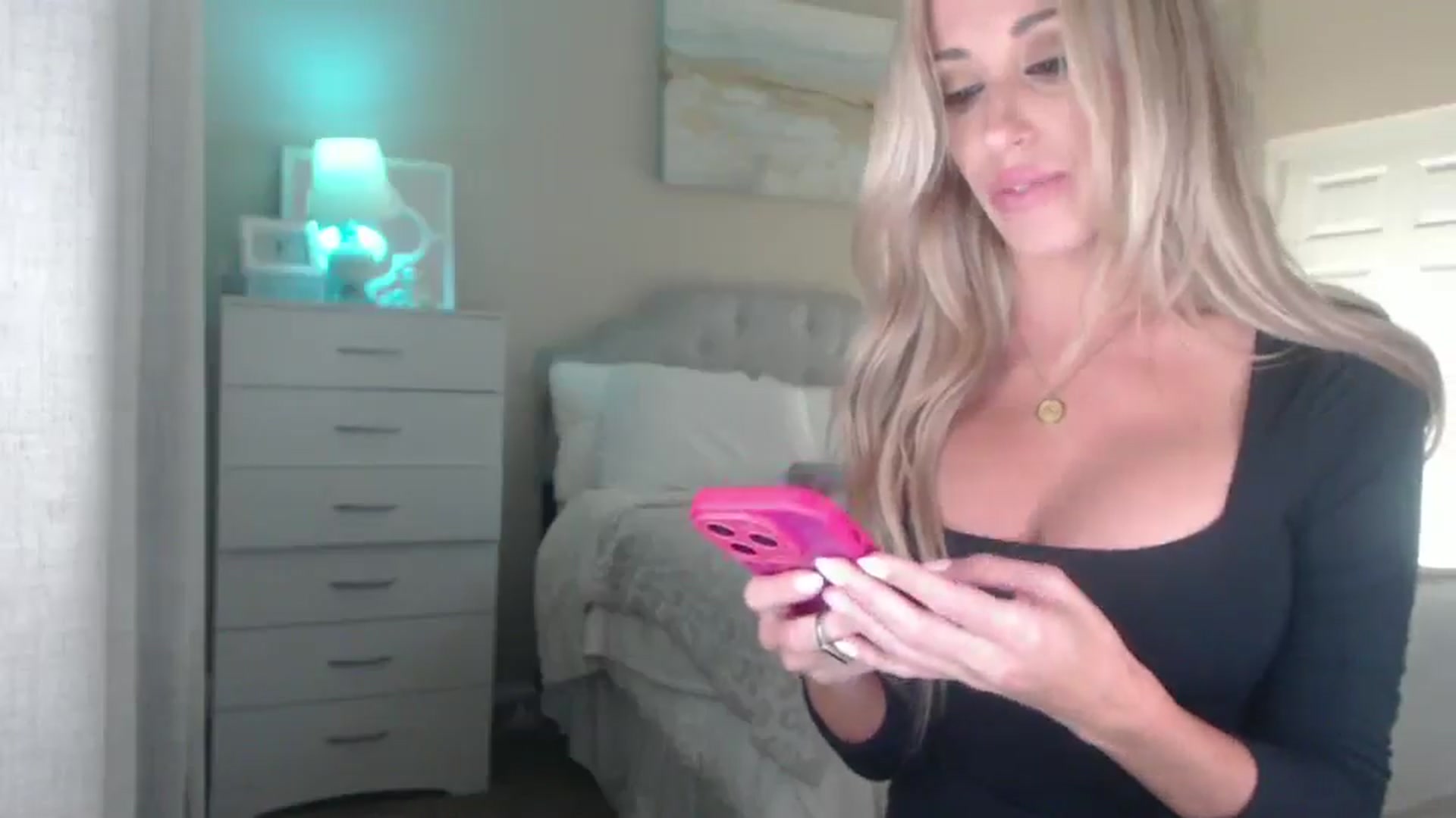 Gallery image thumbnail from Queen_bambii's myfreecams stream on, 07/30/2025, 05:57 image 17 of 20