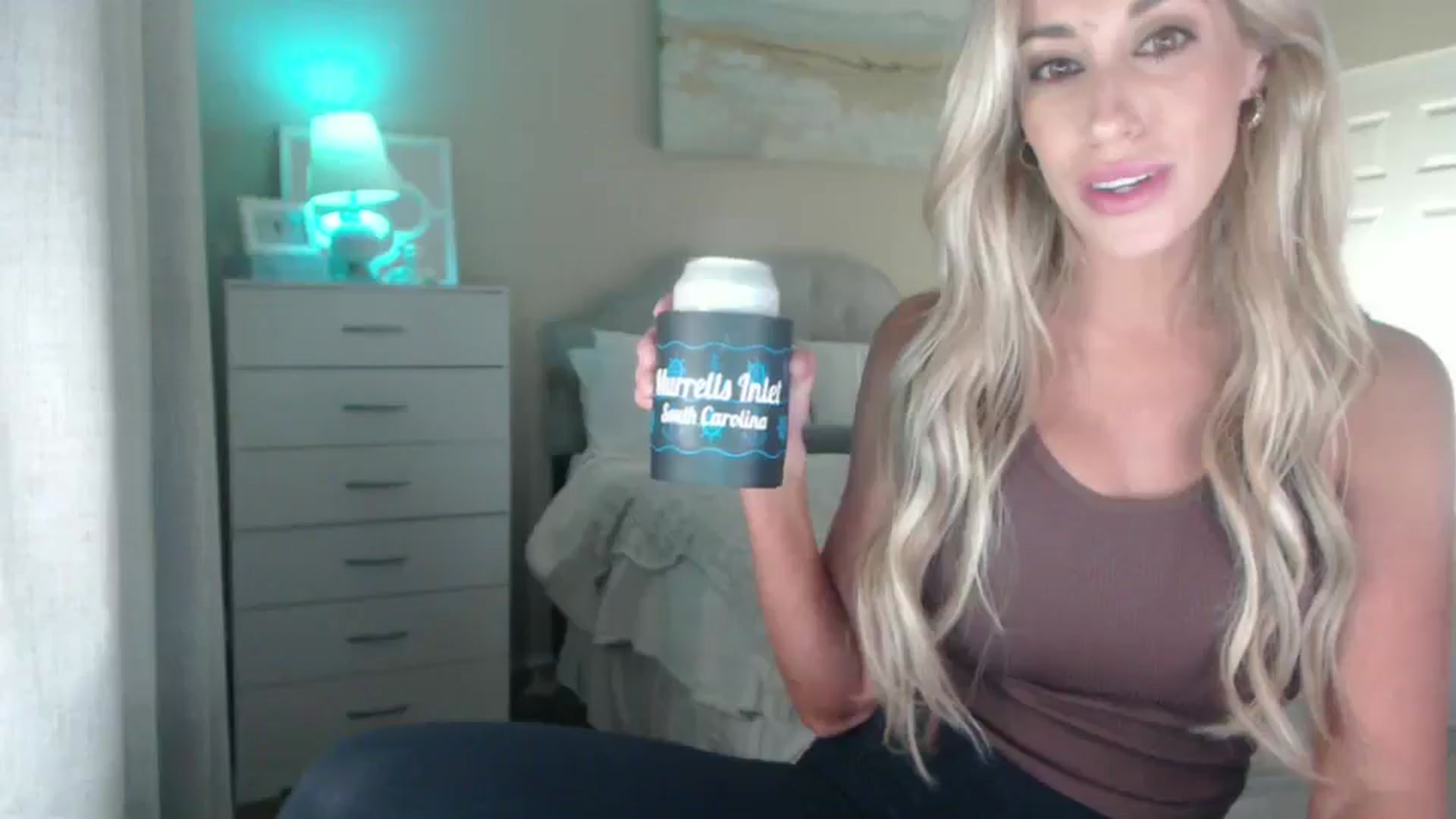 Gallery image thumbnail from Queen_bambii's myfreecams stream on, 08/05/2025, 06:50 image 9 of 20