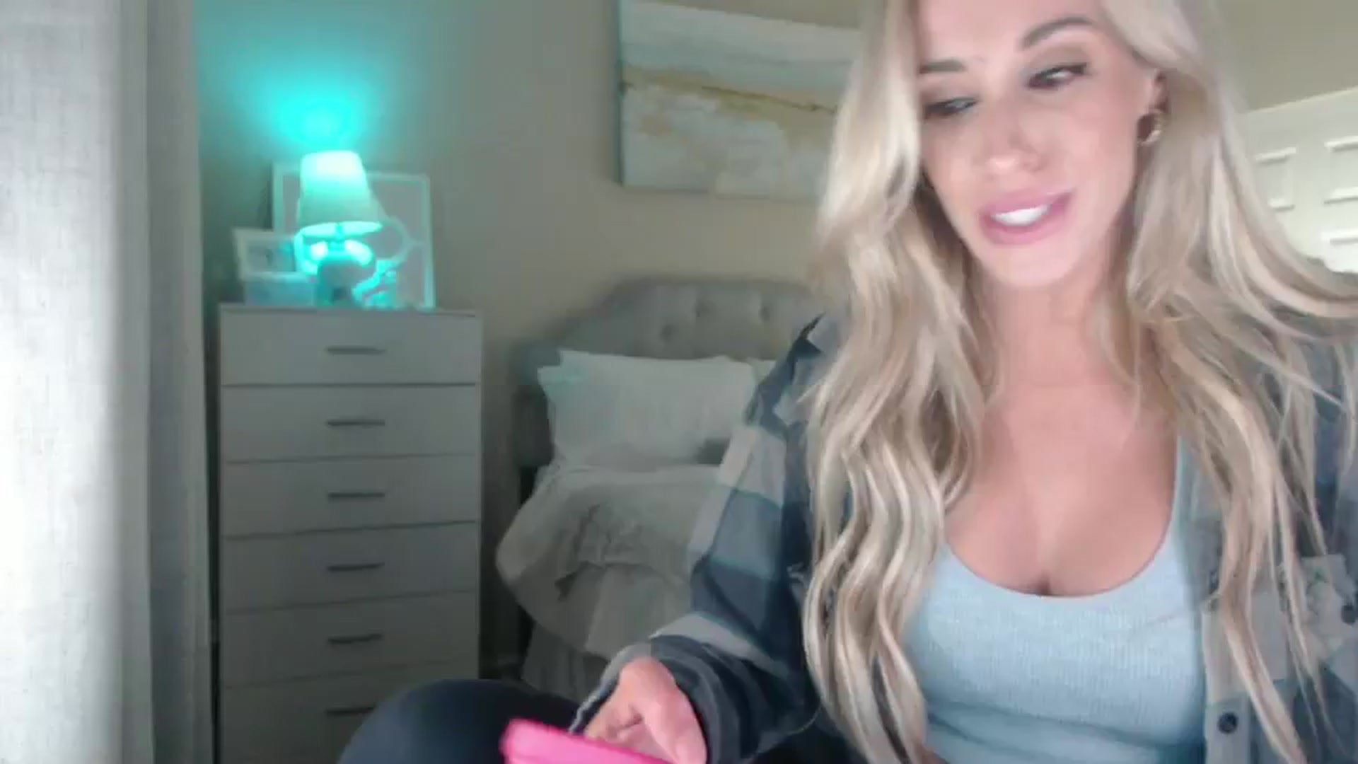 Gallery image thumbnail from Queen_bambii's myfreecams stream on, 08/05/2025, 06:50 image 17 of 20