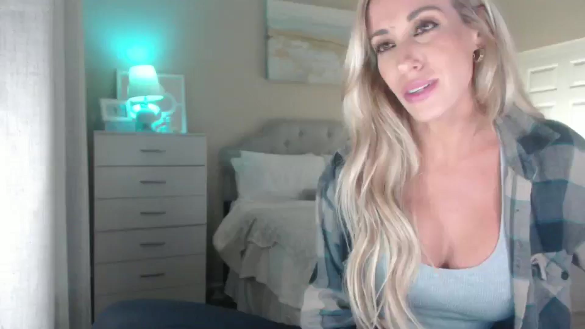 Gallery image thumbnail from Queen_bambii's myfreecams stream on, 08/05/2025, 06:50 image 16 of 20