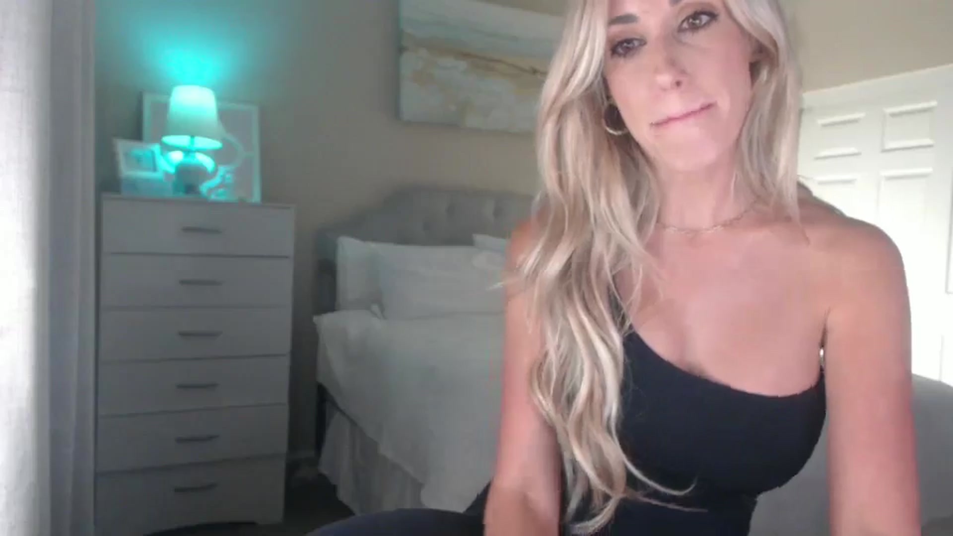 Gallery image thumbnail from Queen_bambii's myfreecams stream on, 08/10/2025, 07:35 image 18 of 20