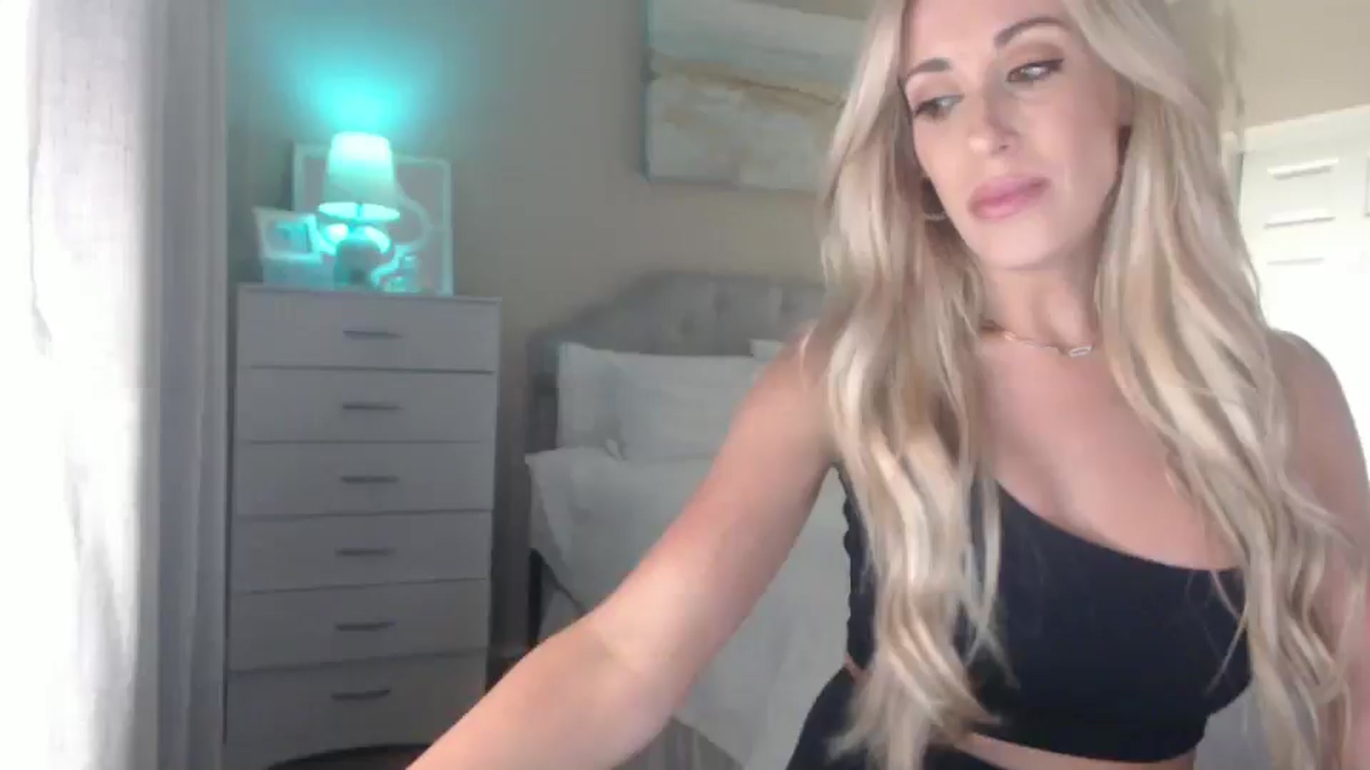 Gallery image thumbnail from Queen_bambii's myfreecams stream on, 08/10/2025, 07:35 image 1 of 20