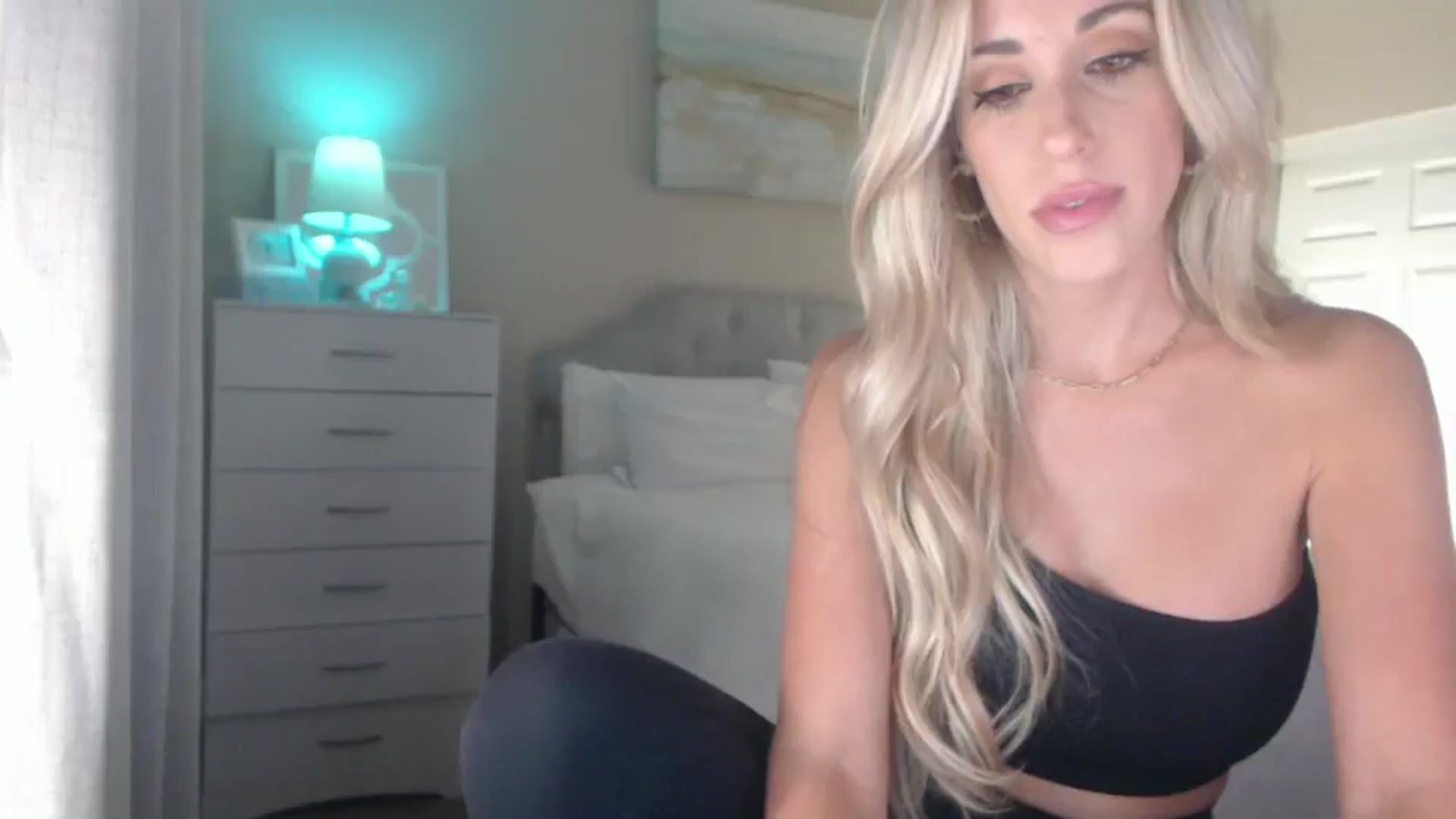 Gallery image thumbnail from Queen_bambii's myfreecams stream on, 08/10/2025, 07:35 image 2 of 20