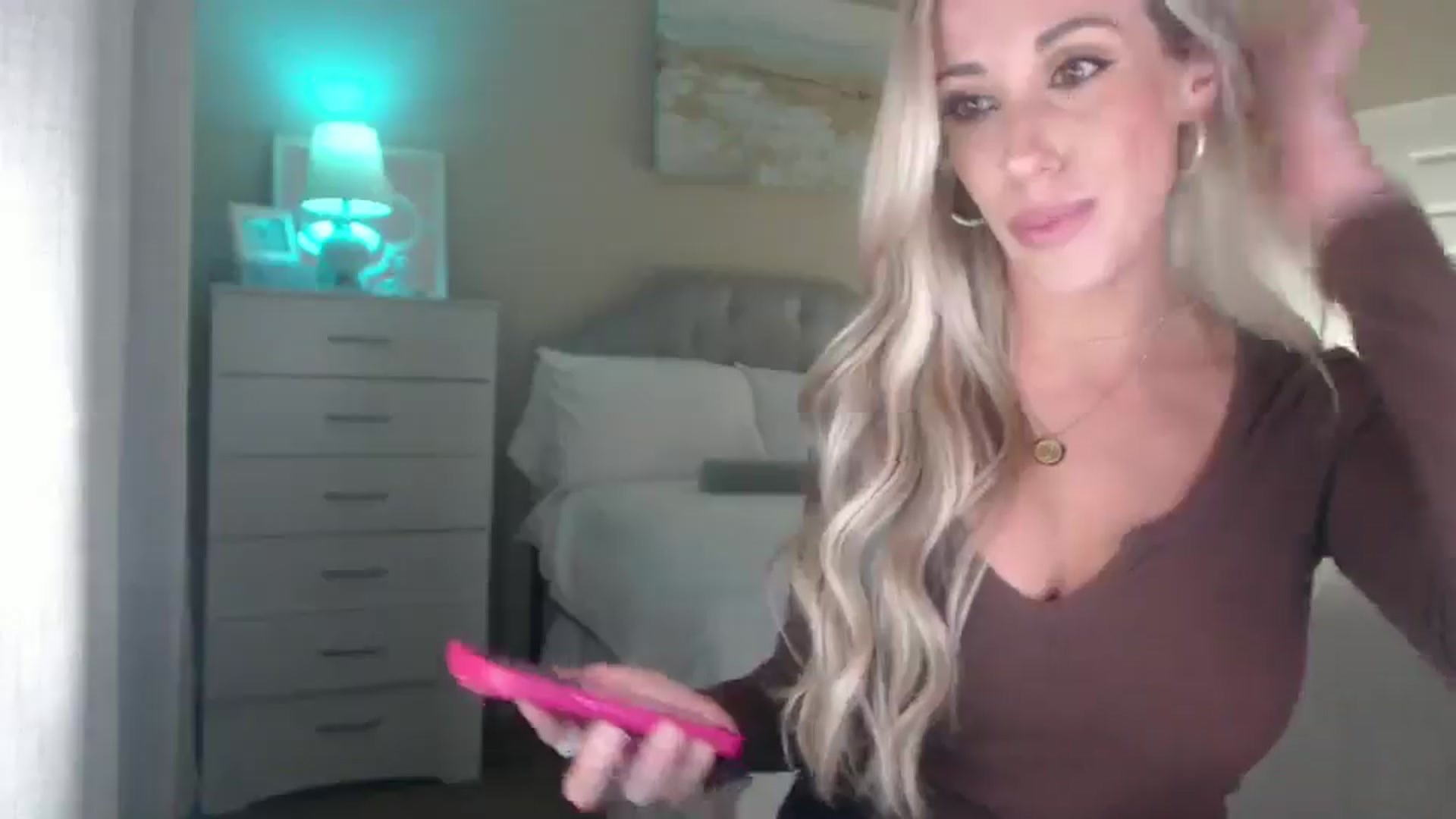 Gallery image thumbnail from Queen_bambii's myfreecams stream on, 08/12/2025, 07:54 image 6 of 20