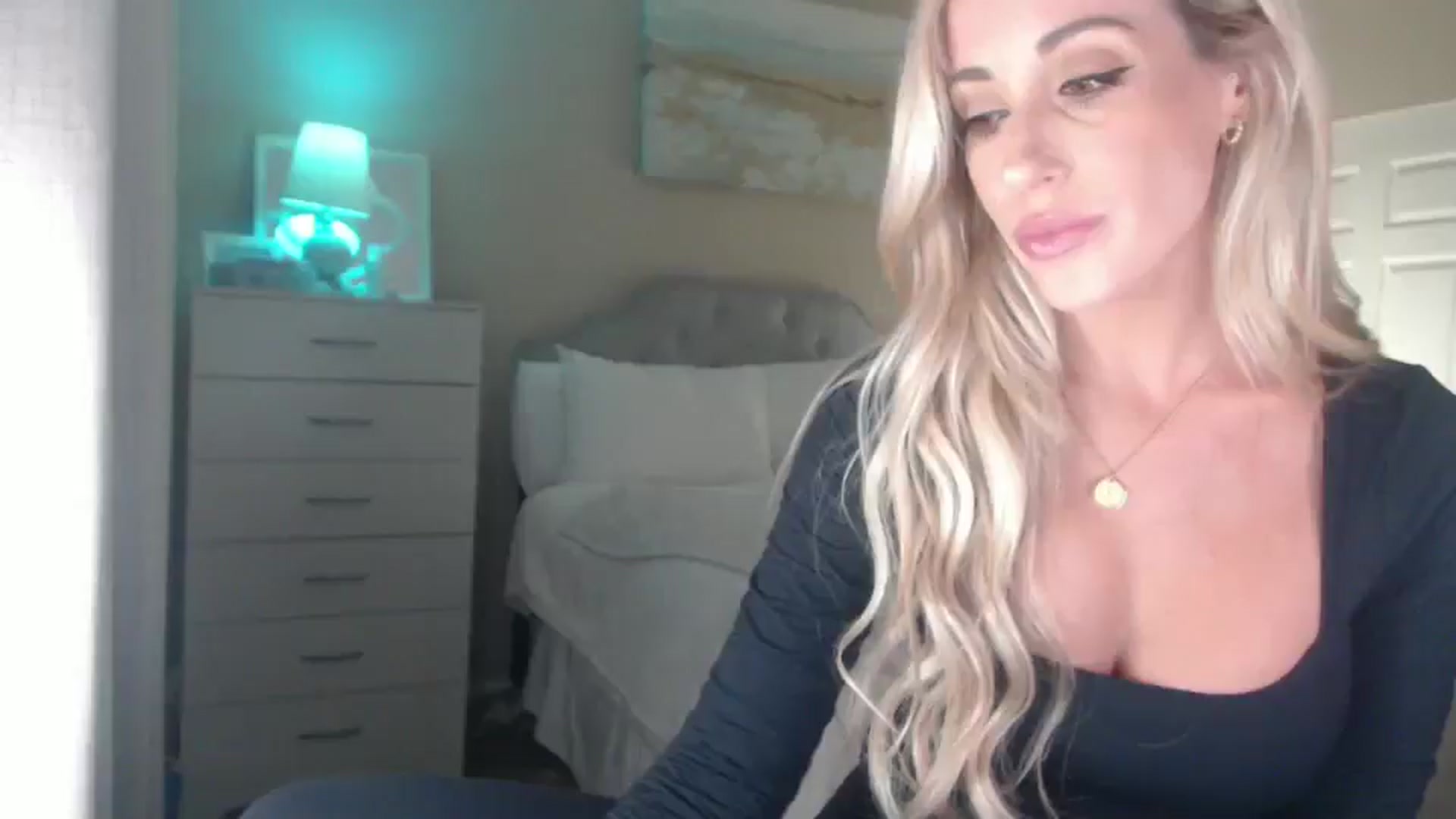 Gallery image thumbnail from Queen_bambii's myfreecams stream on, 08/15/2025, 07:09 image 5 of 20