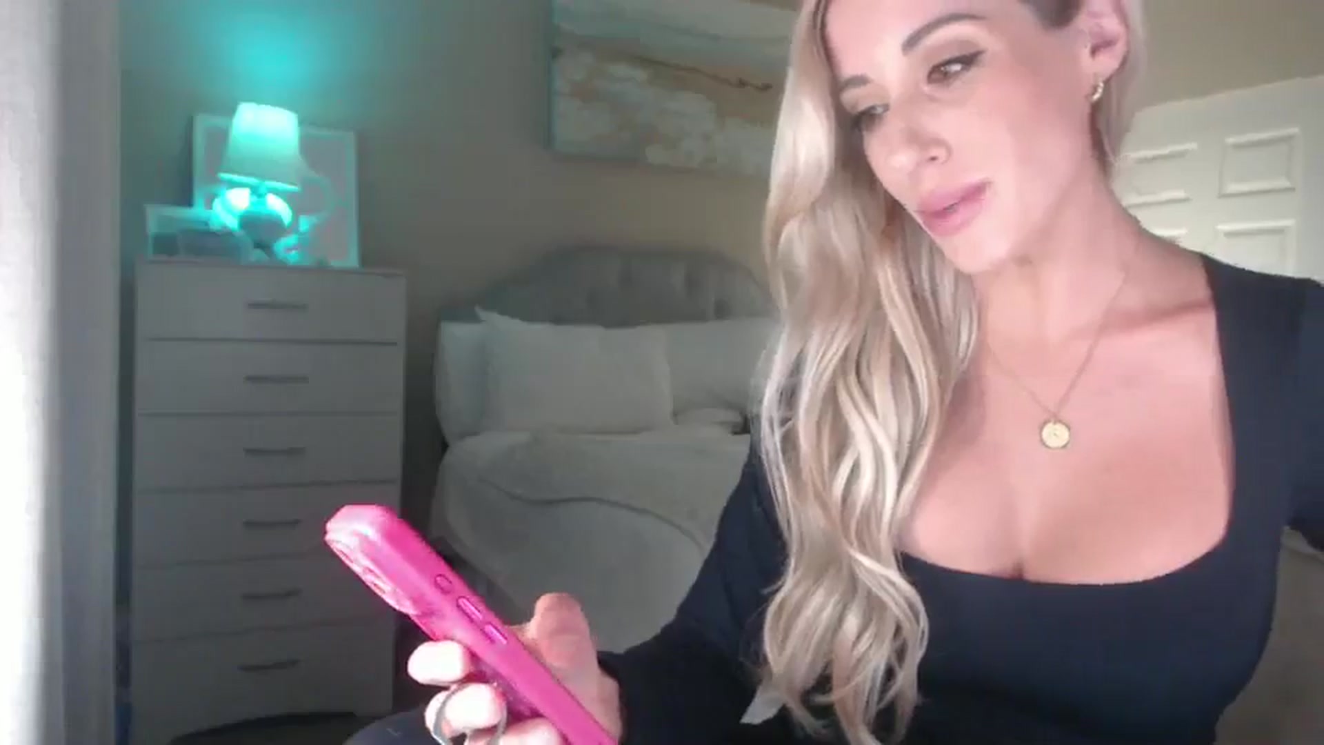 Gallery image thumbnail from Queen_bambii's myfreecams stream on, 08/15/2025, 07:09 image 12 of 20
