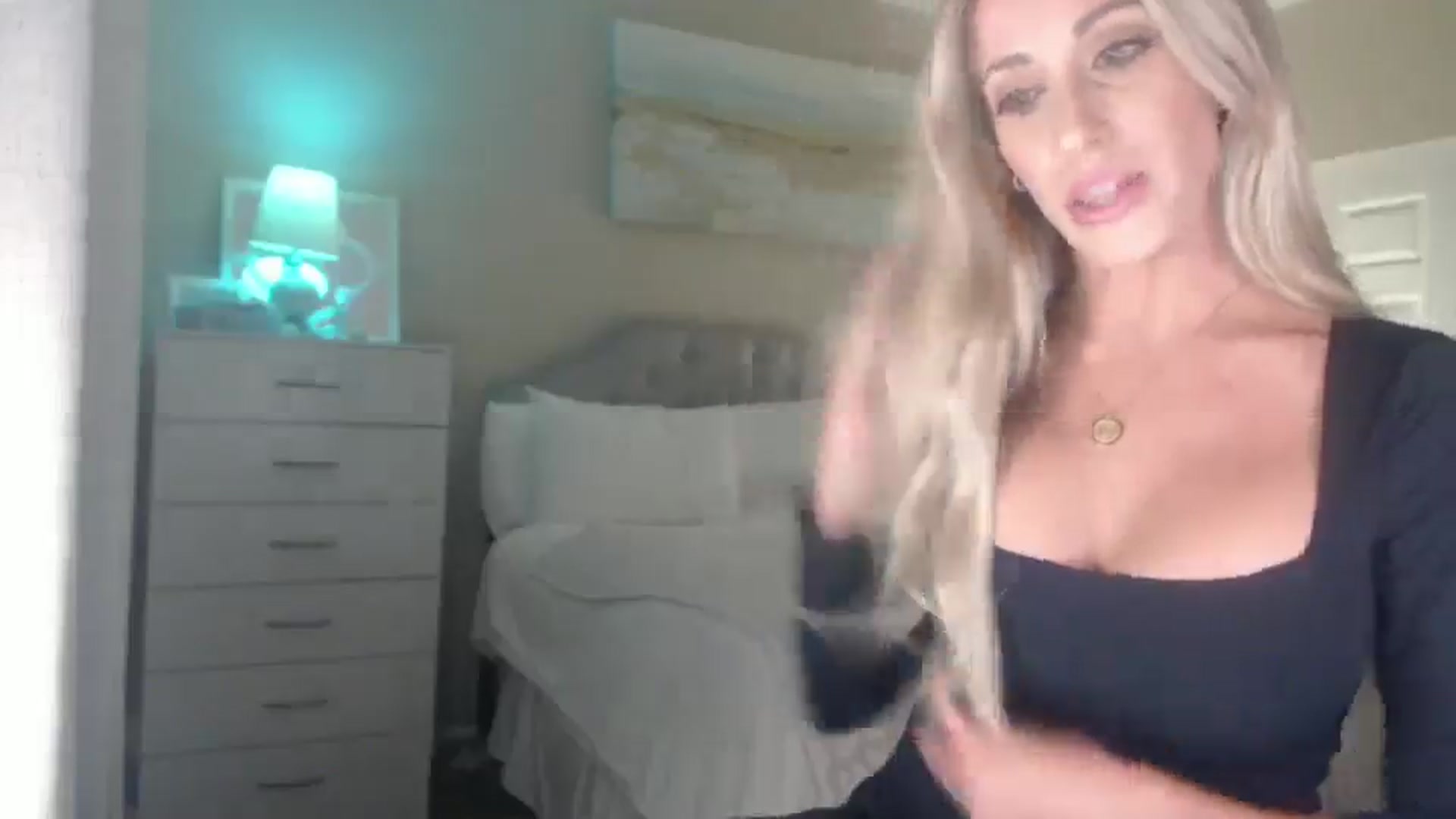 Gallery image thumbnail from Queen_bambii's myfreecams stream on, 08/15/2025, 07:09 image 10 of 20