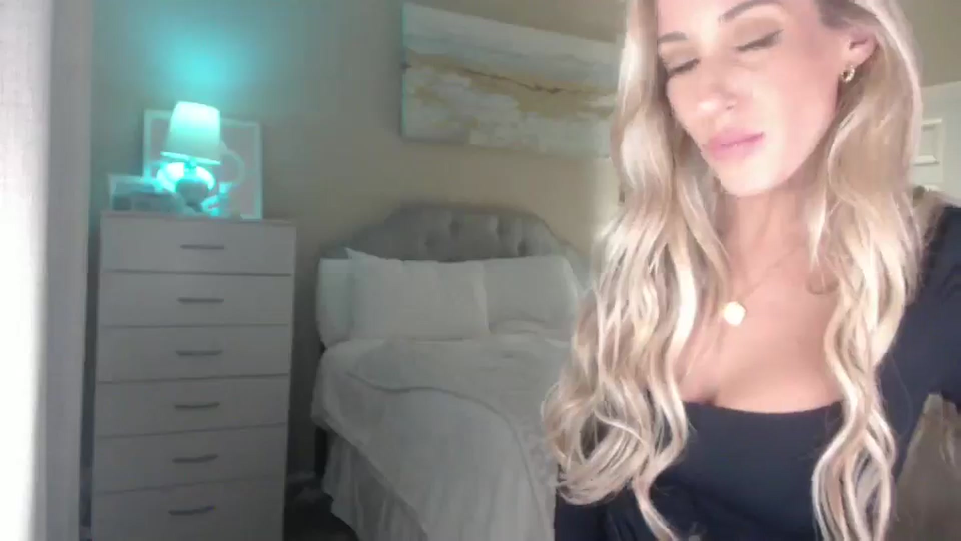 Gallery image thumbnail from Queen_bambii's myfreecams stream on, 08/15/2025, 07:09 image 13 of 20