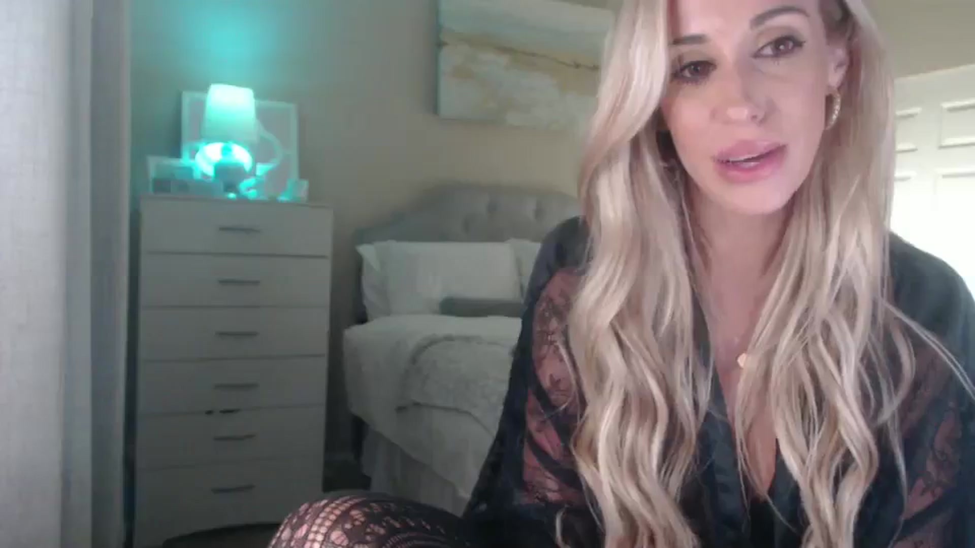 Gallery image thumbnail from Queen_bambii's myfreecams stream on, 08/20/2025, 07:13 image 17 of 20