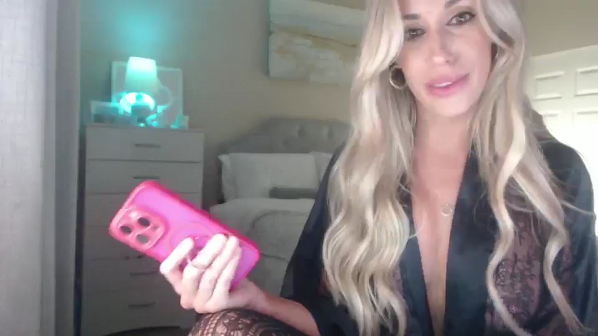 Gallery image thumbnail from Queen_bambii's myfreecams stream on, 08/20/2025, 07:13 image 14 of 20