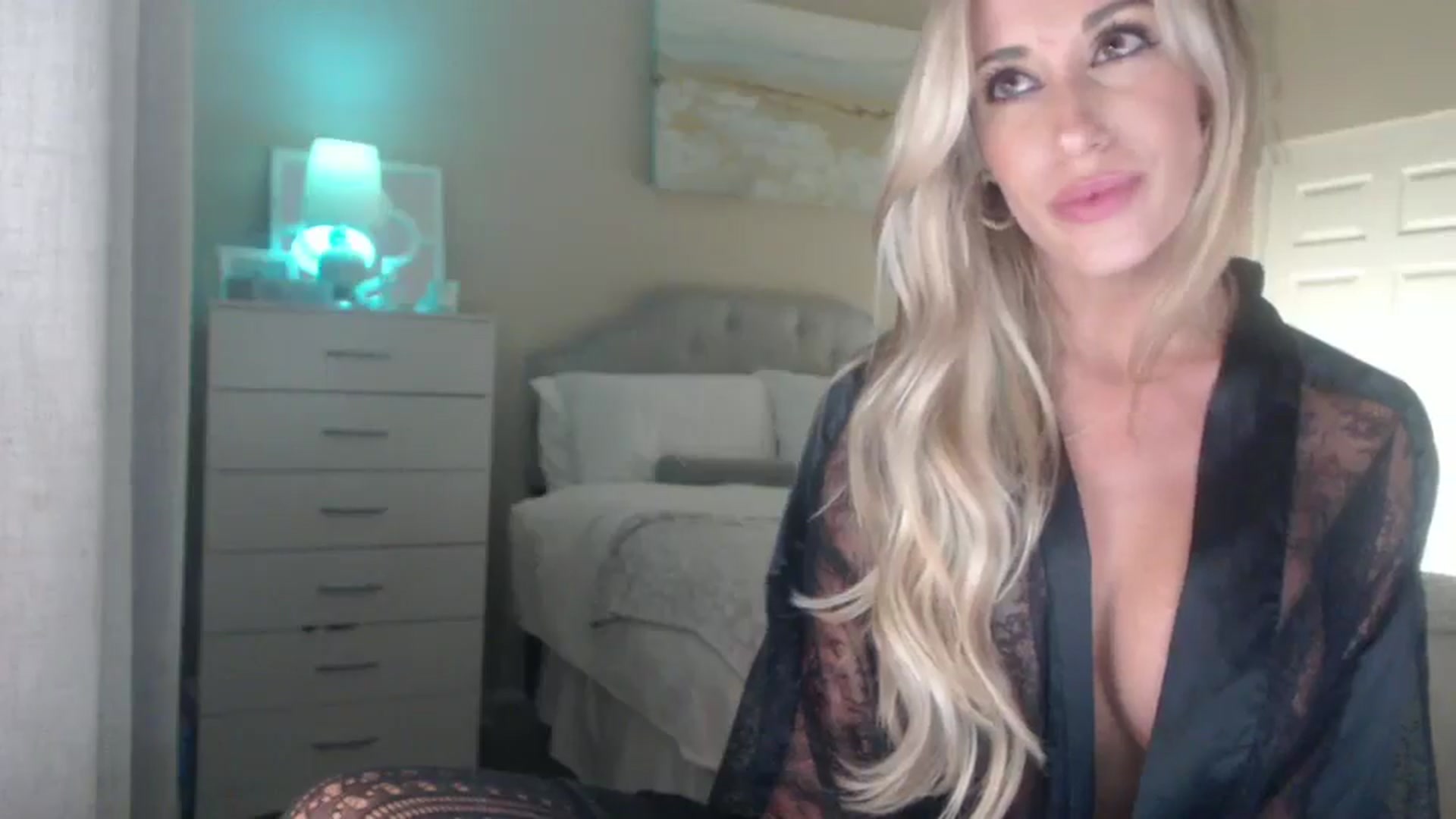 Gallery image thumbnail from Queen_bambii's myfreecams stream on, 08/20/2025, 07:13 image 8 of 20