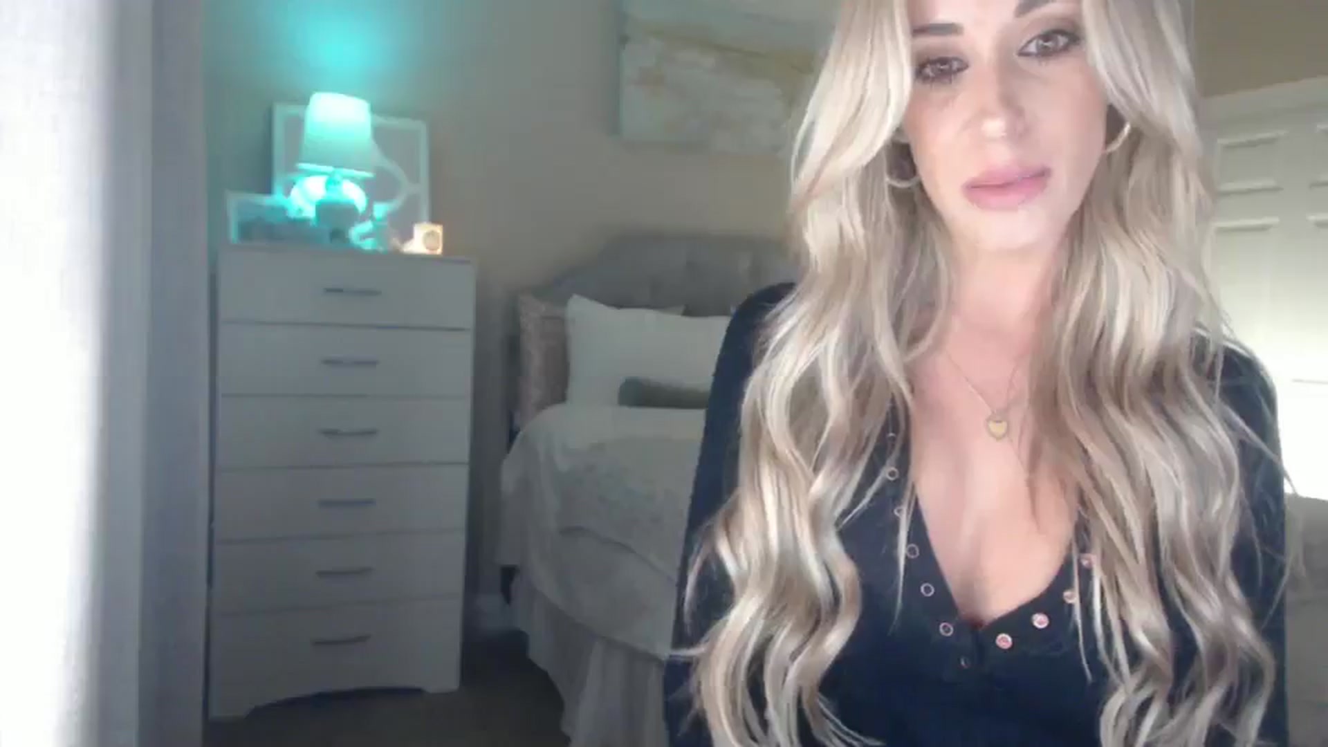 Gallery image thumbnail from Queen_bambii's myfreecams stream on, 08/23/2025, 05:24 image 13 of 20