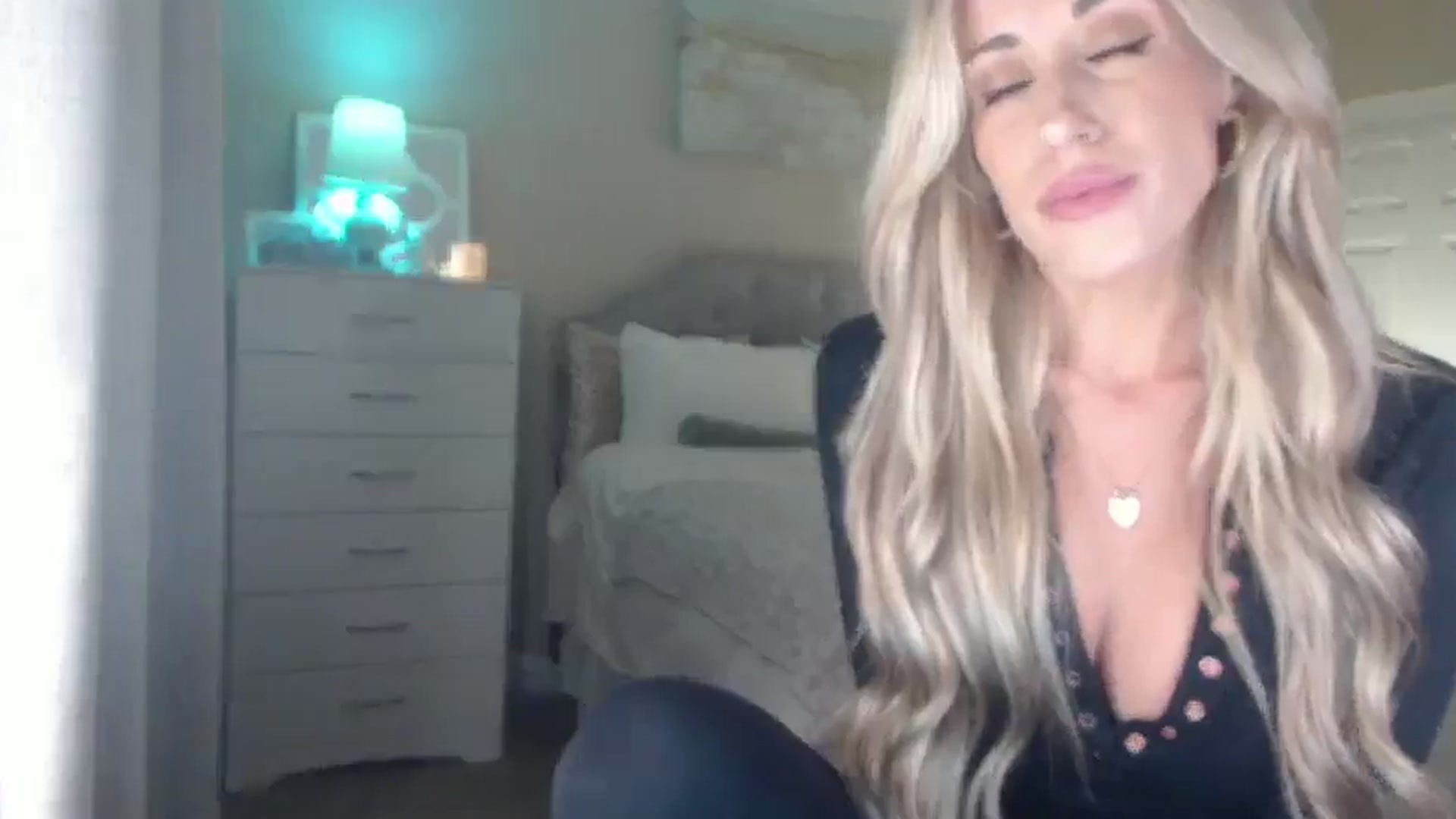 Gallery image thumbnail from Queen_bambii's myfreecams stream on, 08/23/2025, 05:24 image 20 of 20