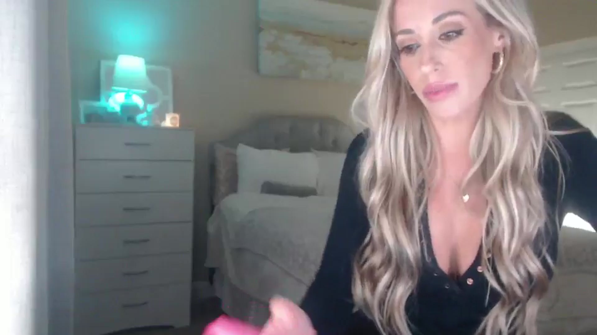 Gallery image thumbnail from Queen_bambii's myfreecams stream on, 08/23/2025, 07:40 image 6 of 20