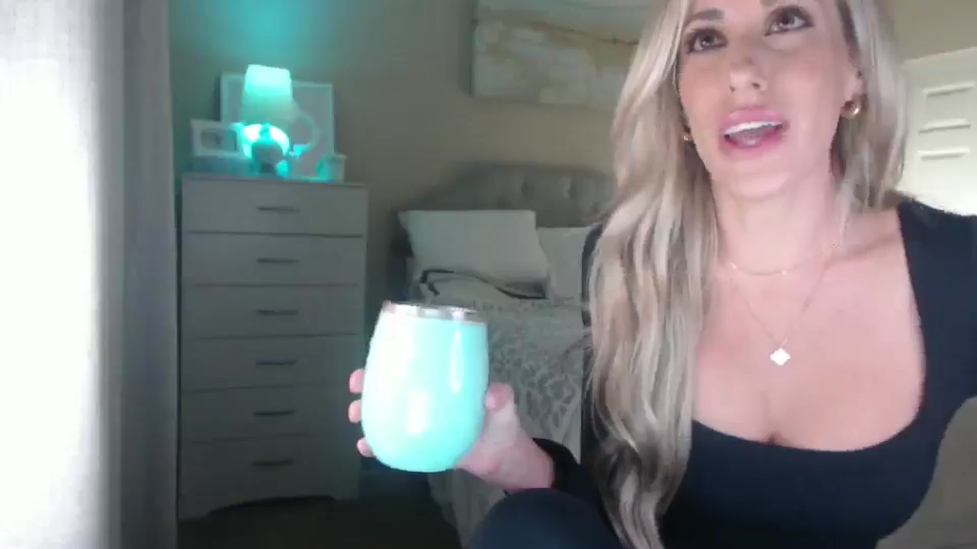 Gallery image thumbnail from Queen_bambii's myfreecams stream on, 09/09/2025, 06:49 image 13 of 20