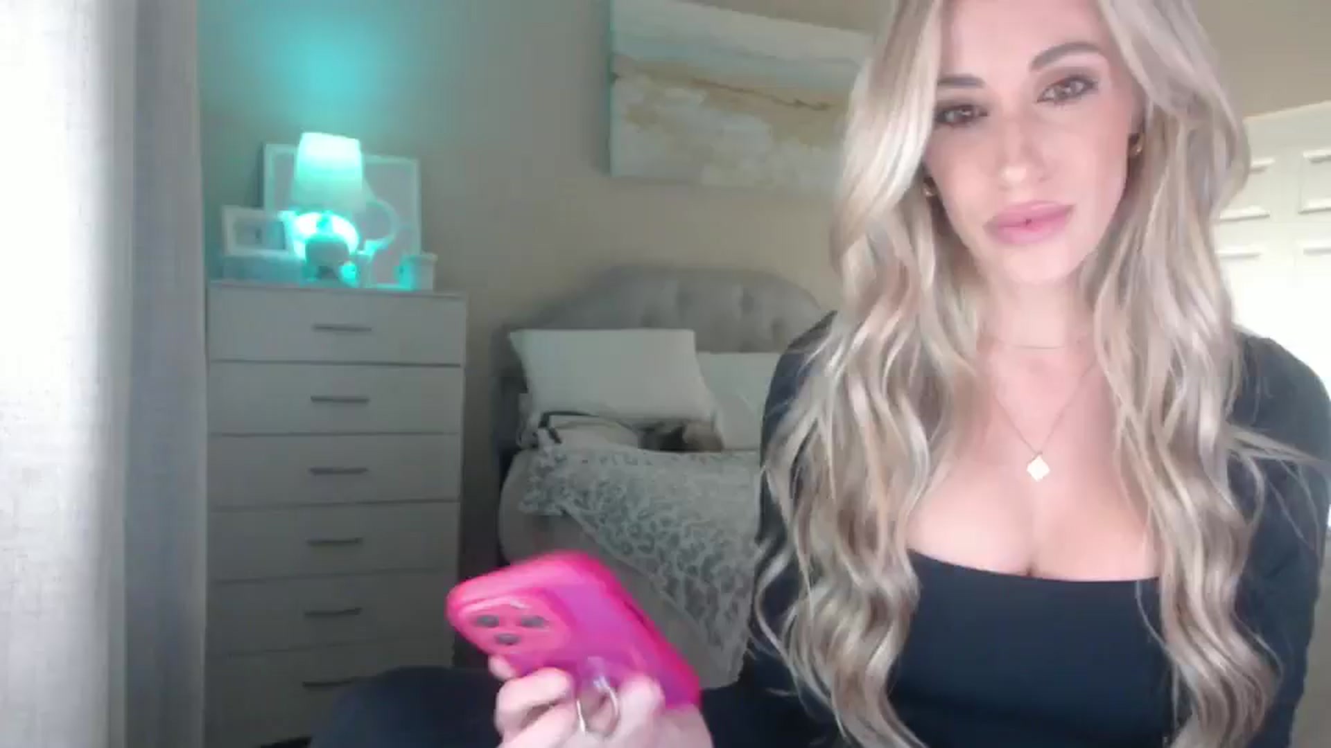 Gallery image thumbnail from Queen_bambii's myfreecams stream on, 09/09/2025, 06:49 image 1 of 20