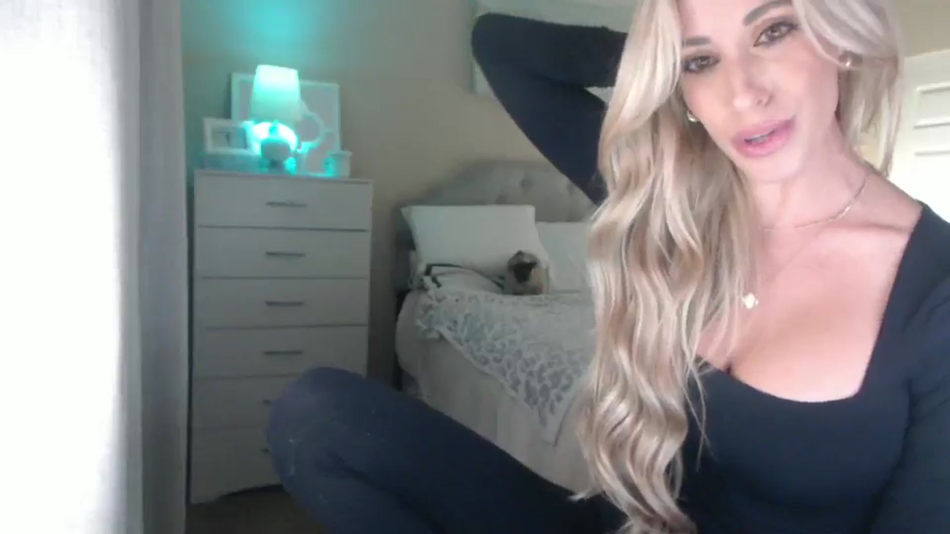 Gallery image thumbnail from Queen_bambii's myfreecams stream on, 09/09/2025, 06:49 image 16 of 20