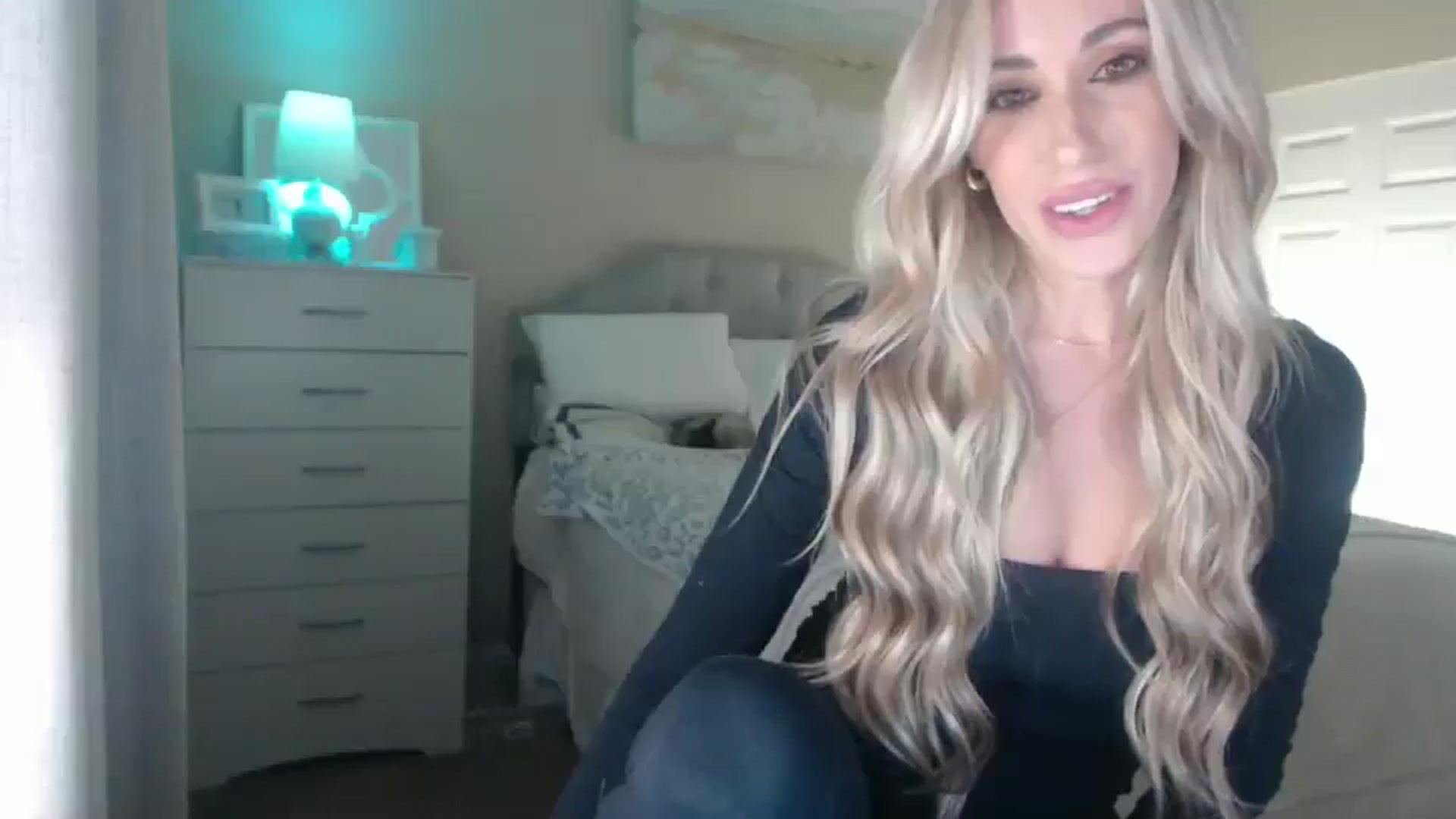 Gallery image thumbnail from Queen_bambii's myfreecams stream on, 09/09/2025, 06:49 image 2 of 20