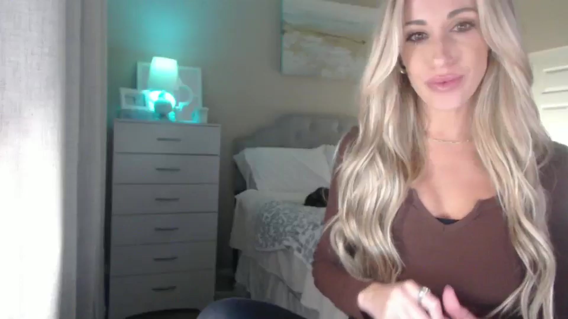 Gallery image thumbnail from Queen_bambii's myfreecams stream on, 09/16/2025, 05:58 image 7 of 20