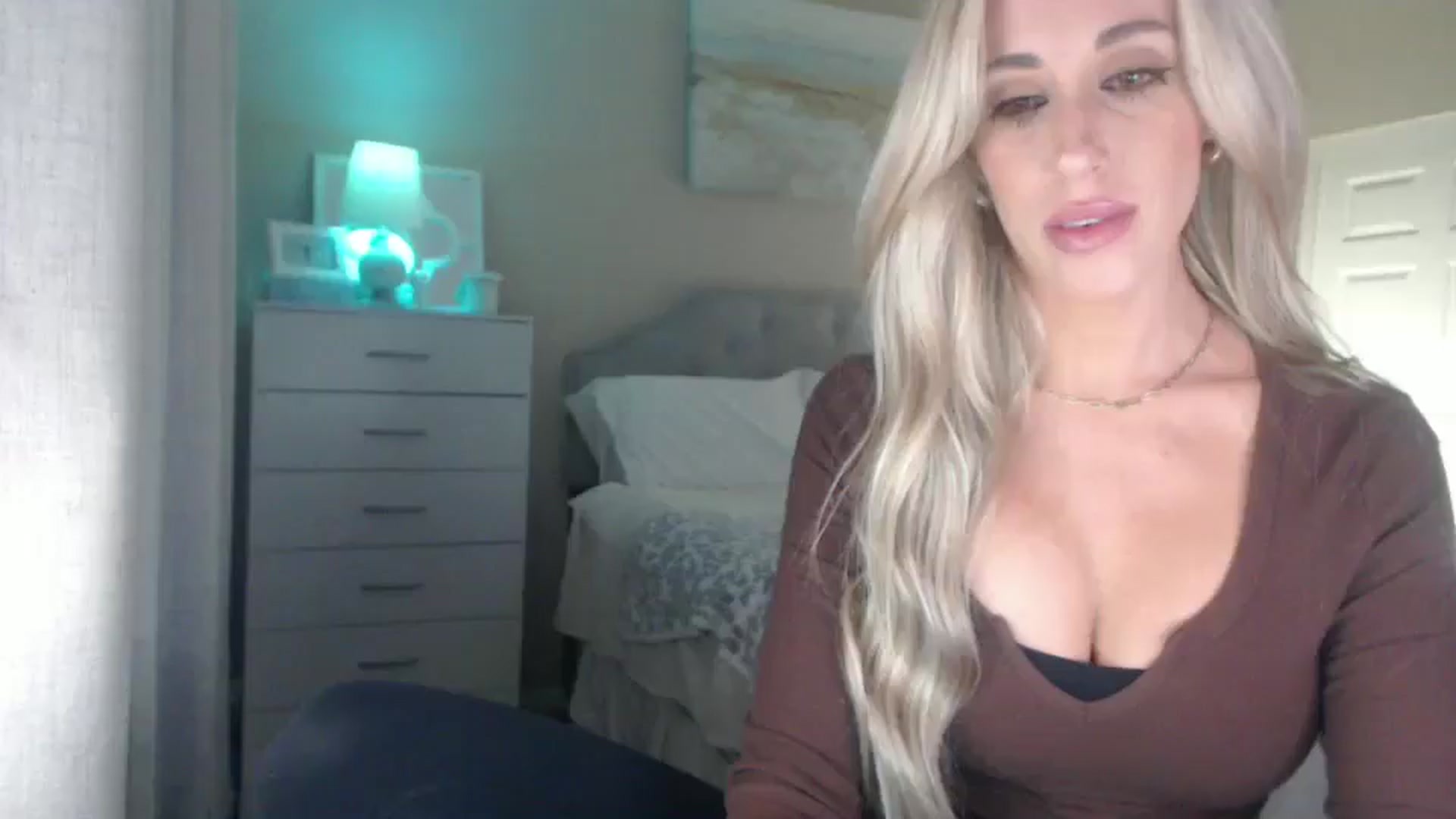 Gallery image thumbnail from Queen_bambii's myfreecams stream on, 09/16/2025, 06:44 image 1 of 20