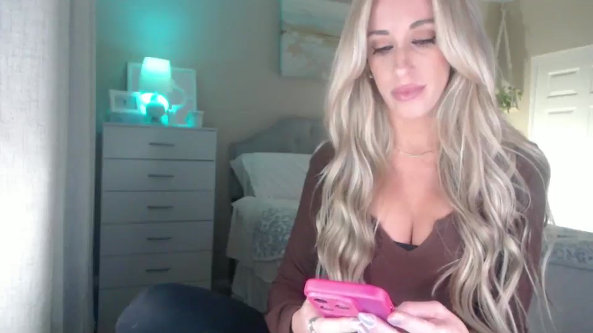 Gallery image thumbnail from Queen_bambii's myfreecams stream on, 09/16/2025, 06:44 image 11 of 20