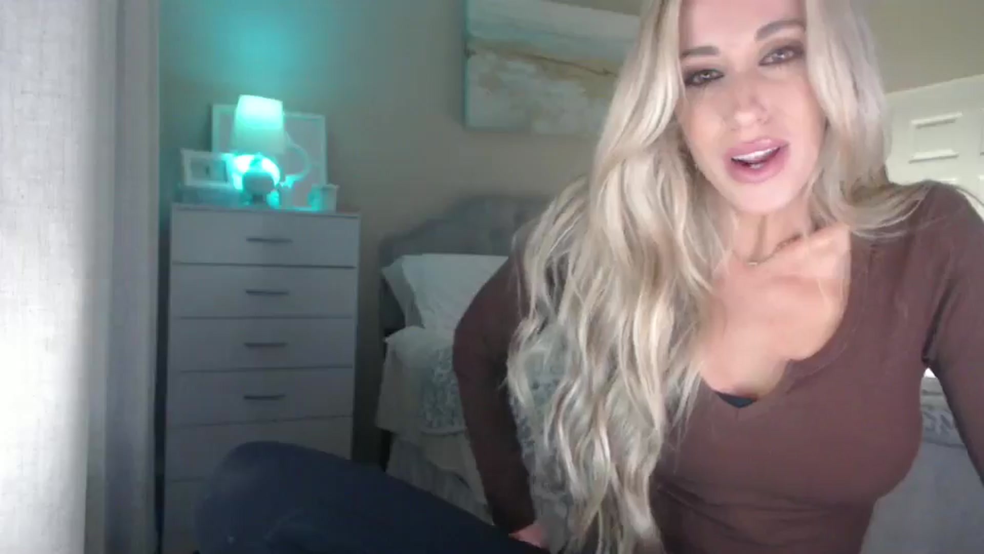 Gallery image thumbnail from Queen_bambii's myfreecams stream on, 09/16/2025, 06:44 image 2 of 20