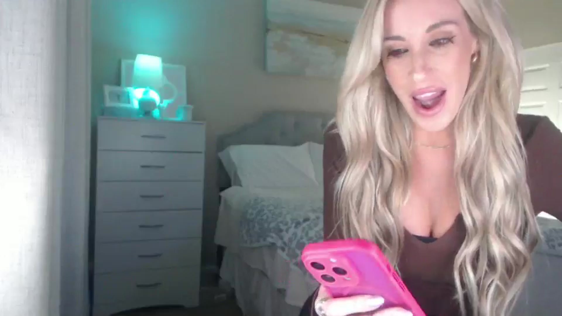Gallery image thumbnail from Queen_bambii's myfreecams stream on, 09/16/2025, 06:44 image 9 of 20