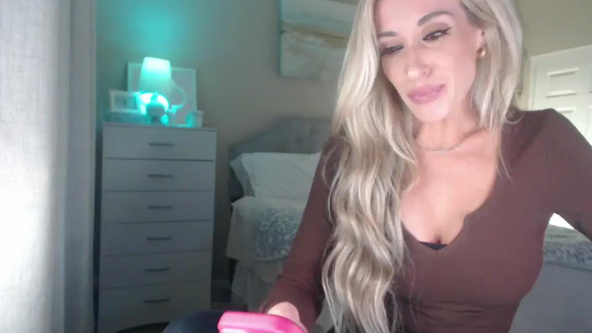 Gallery image thumbnail from Queen_bambii's myfreecams stream on, 09/16/2025, 06:44 image 15 of 20