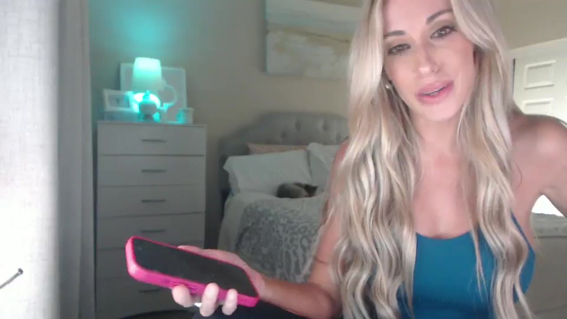 Gallery image thumbnail from Queen_bambii's myfreecams stream on, 09/20/2025, 05:54 image 10 of 20