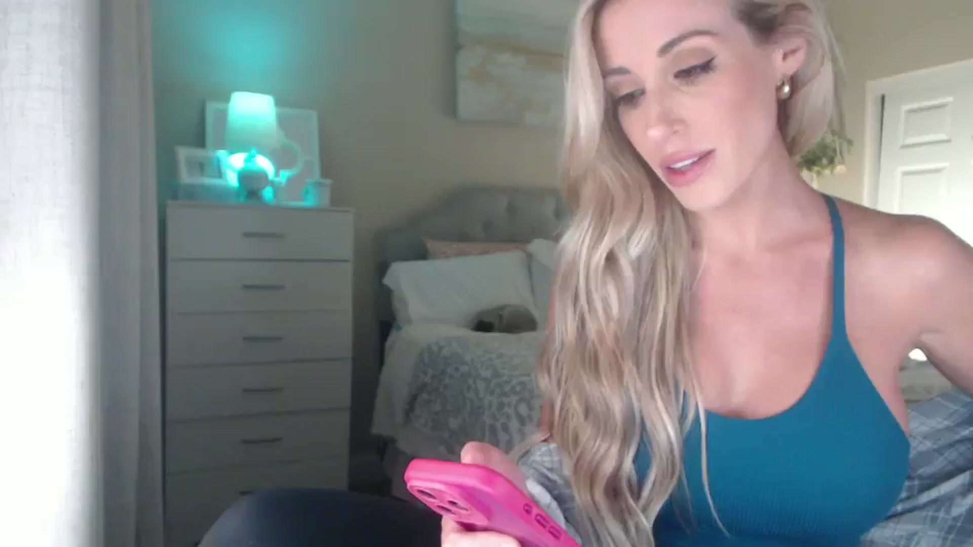 Gallery image thumbnail from Queen_bambii's myfreecams stream on, 09/20/2025, 05:54 image 18 of 20