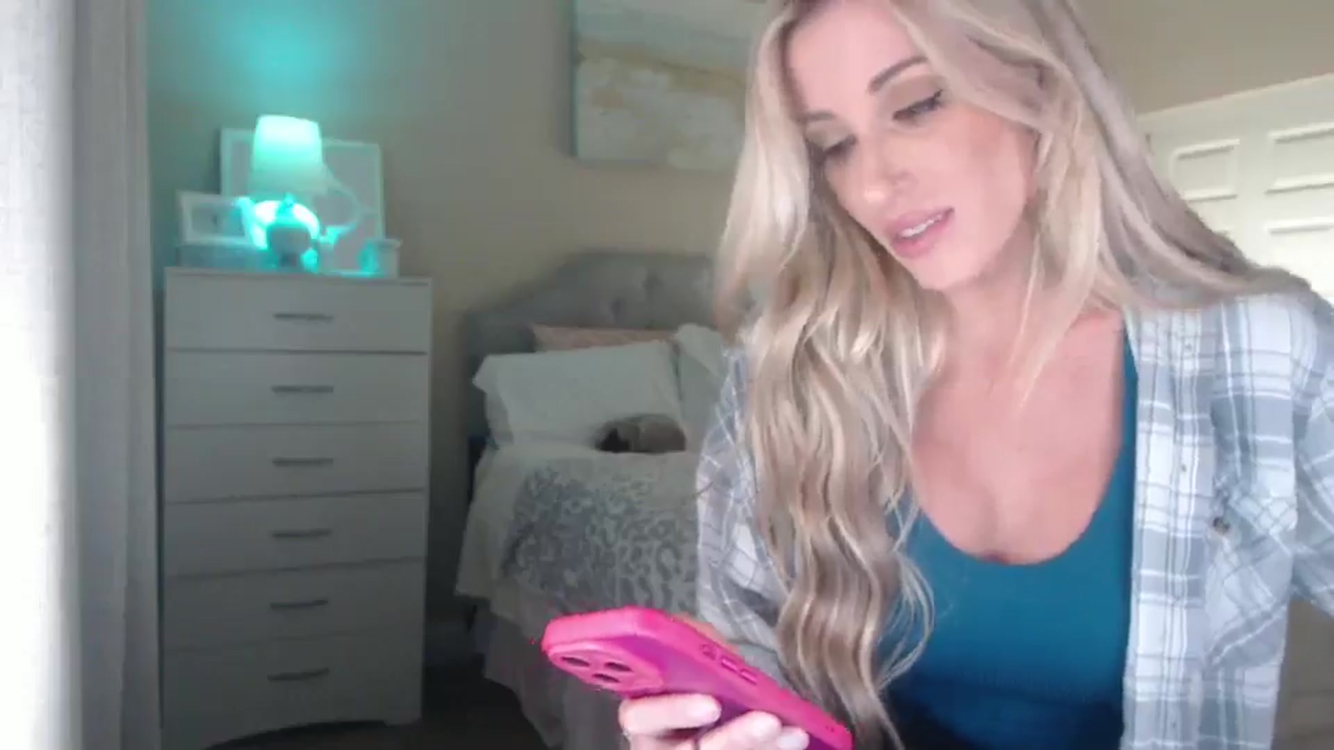 Gallery image thumbnail from Queen_bambii's myfreecams stream on, 09/20/2025, 05:54 image 19 of 20