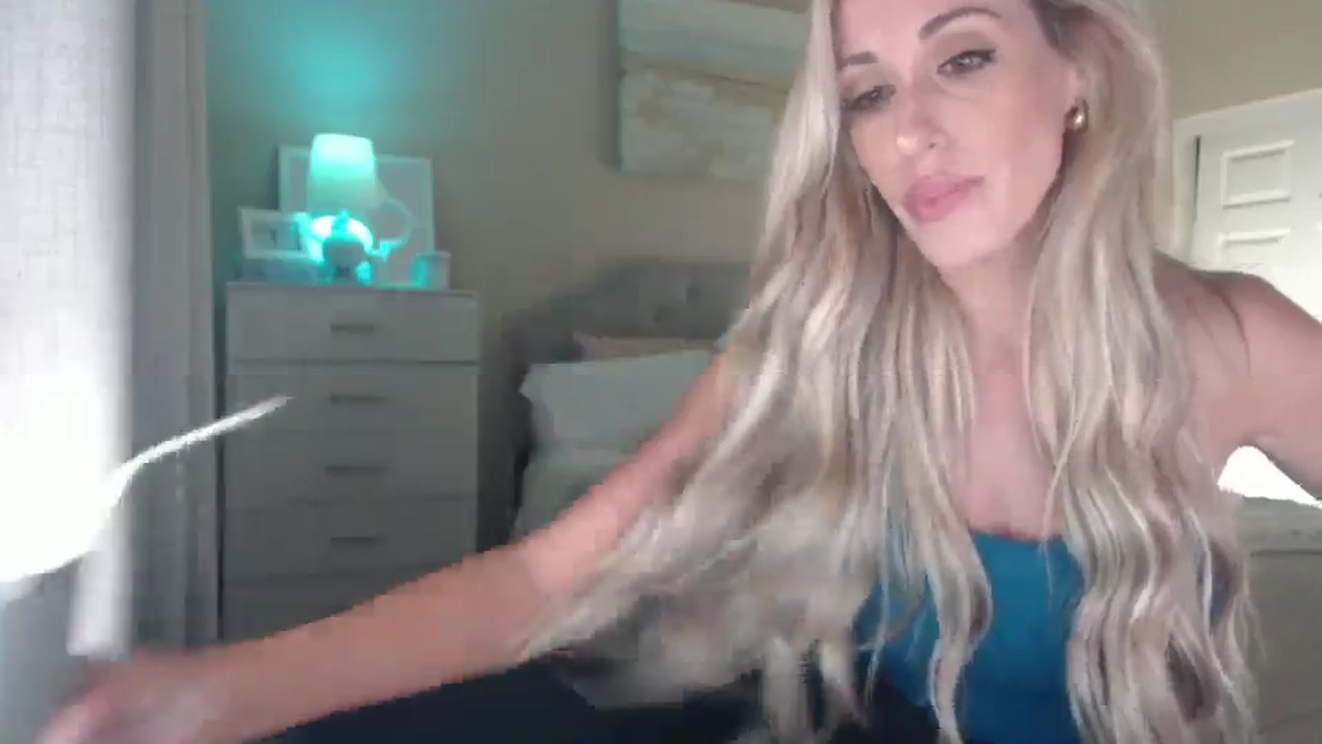 Gallery image thumbnail from Queen_bambii's myfreecams stream on, 09/20/2025, 05:54 image 11 of 20
