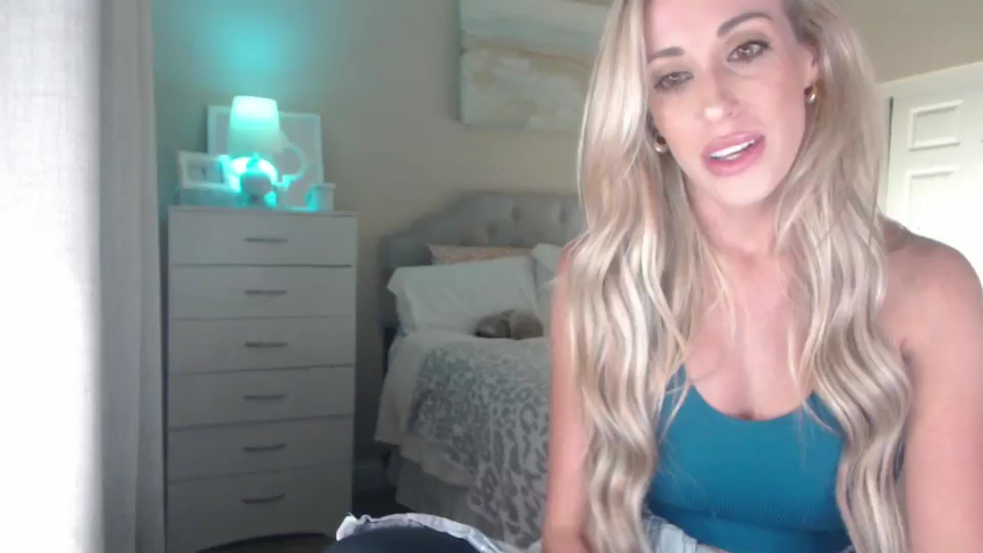Gallery image thumbnail from Queen_bambii's myfreecams stream on, 09/20/2025, 05:54 image 3 of 20