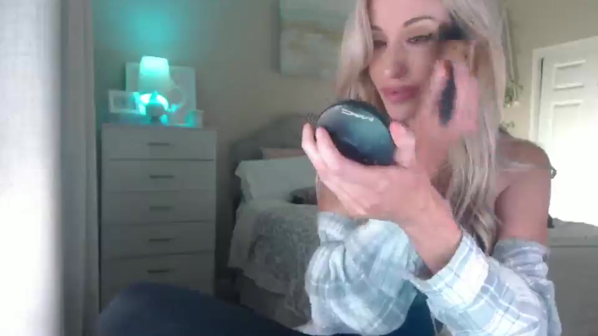 Gallery image thumbnail from Queen_bambii's myfreecams stream on, 09/20/2025, 05:54 image 17 of 20
