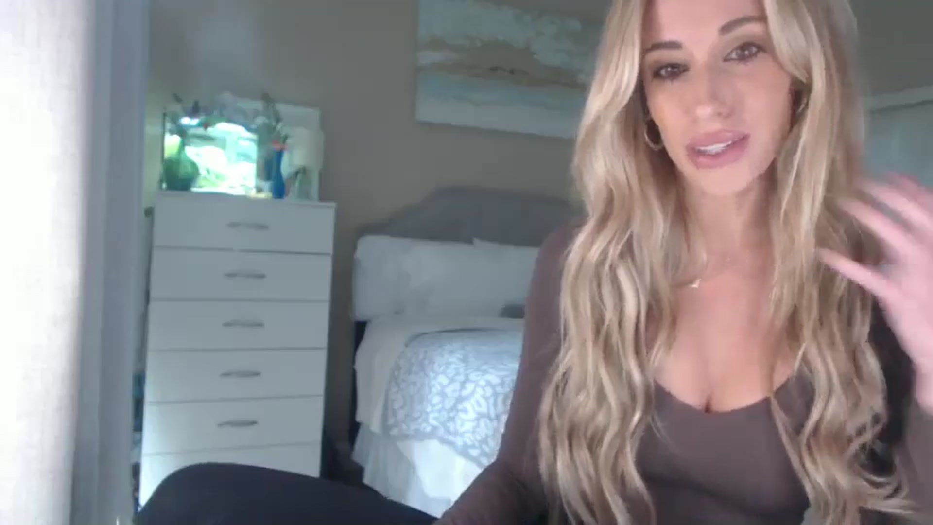 Gallery image thumbnail from Queen_bambii's myfreecams stream on, 10/10/2025, 21:03 image 20 of 20