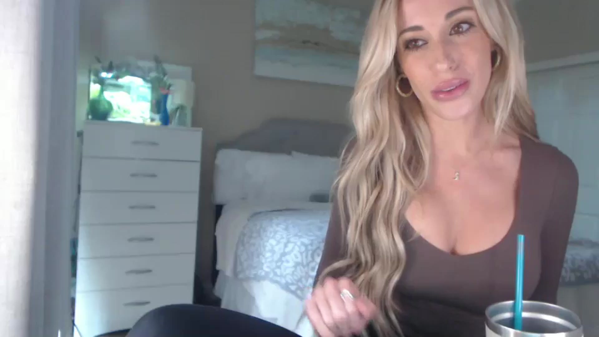 Gallery image thumbnail from Queen_bambii's myfreecams stream on, 10/10/2025, 21:03 image 16 of 20
