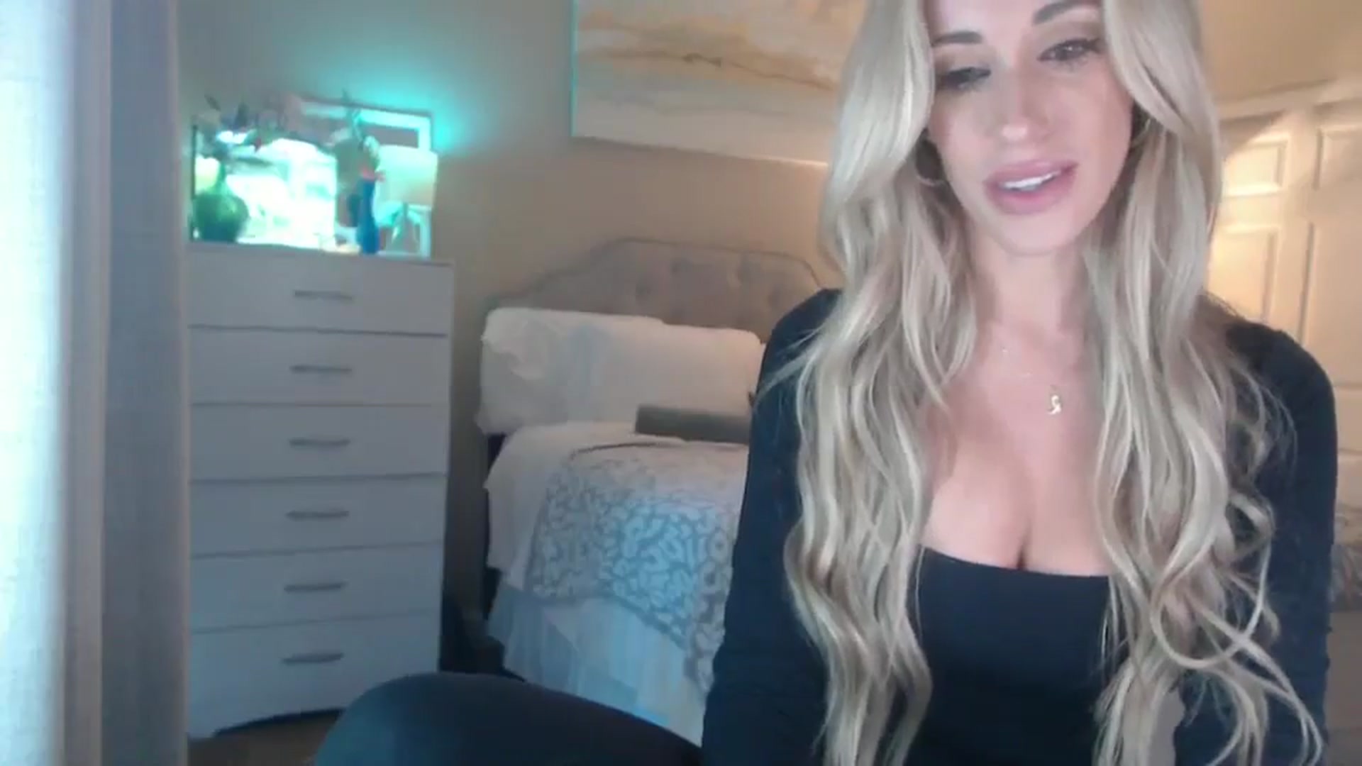 Gallery image thumbnail from Queen_bambii's myfreecams stream on, 10/11/2025, 24:00 image 11 of 20
