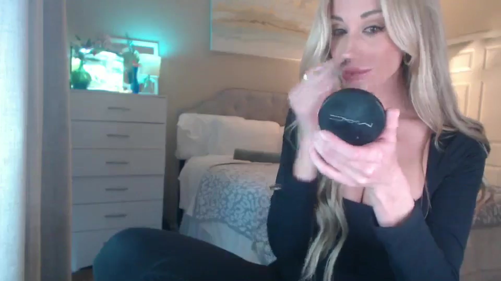 Gallery image thumbnail from Queen_bambii's myfreecams stream on, 10/11/2025, 24:43 image 20 of 20