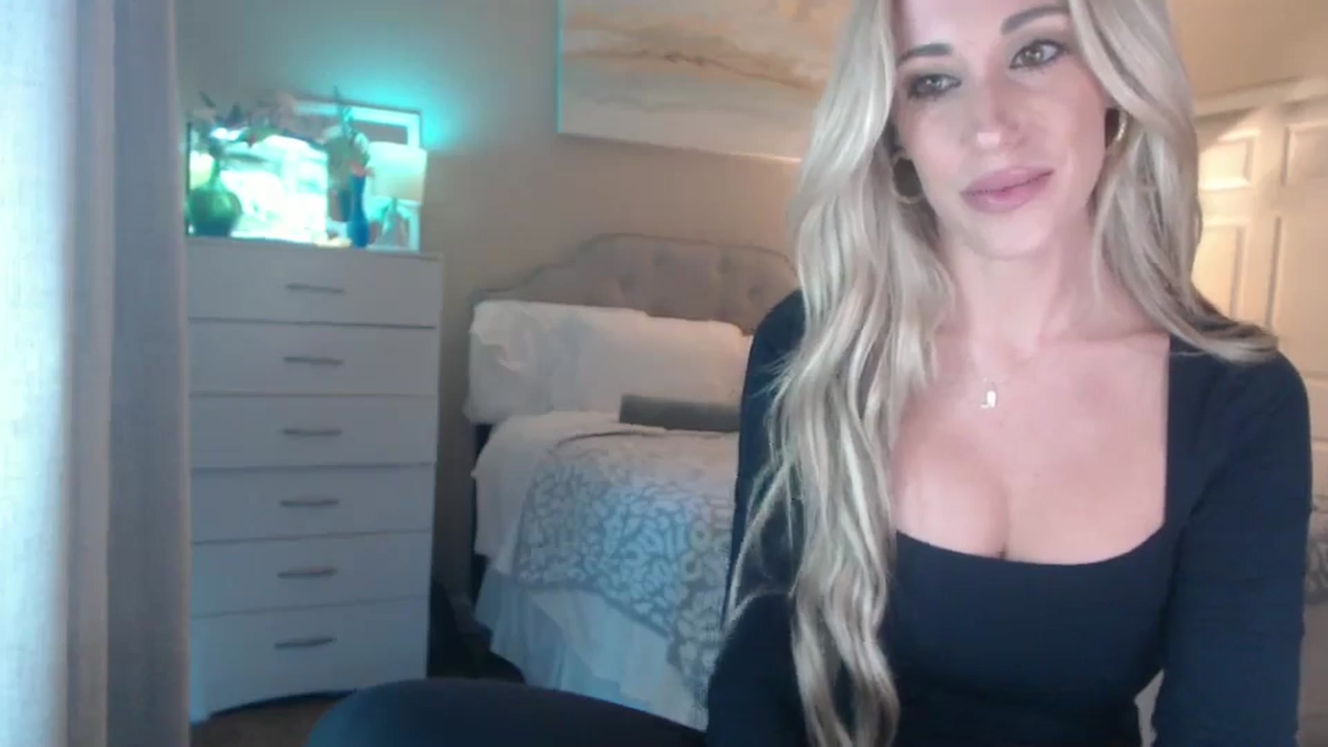 Gallery image thumbnail from Queen_bambii's myfreecams stream on, 10/11/2025, 24:43 image 11 of 20